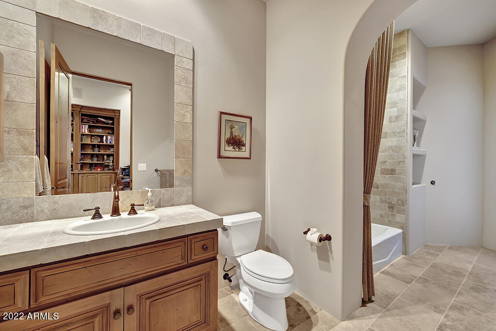 GROSSE POINTE HIGHLANDS - Residential