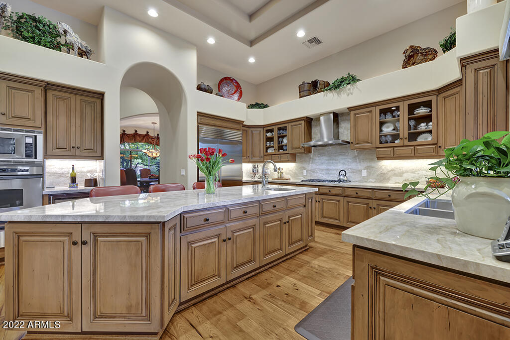 GROSSE POINTE HIGHLANDS - Residential