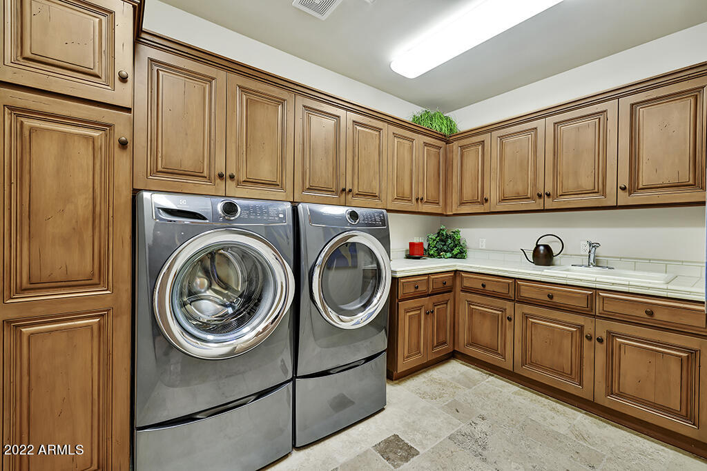 GROSSE POINTE HIGHLANDS - Residential