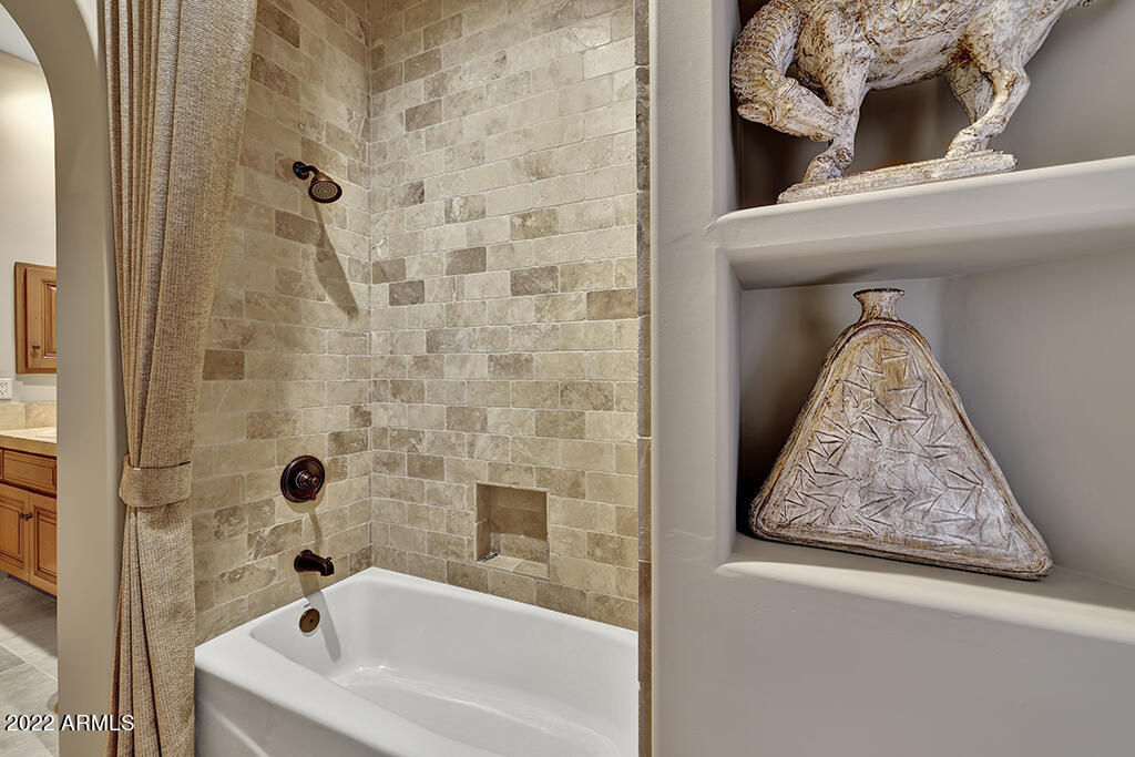 GROSSE POINTE HIGHLANDS - Residential