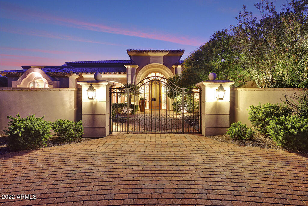 GROSSE POINTE HIGHLANDS - Residential