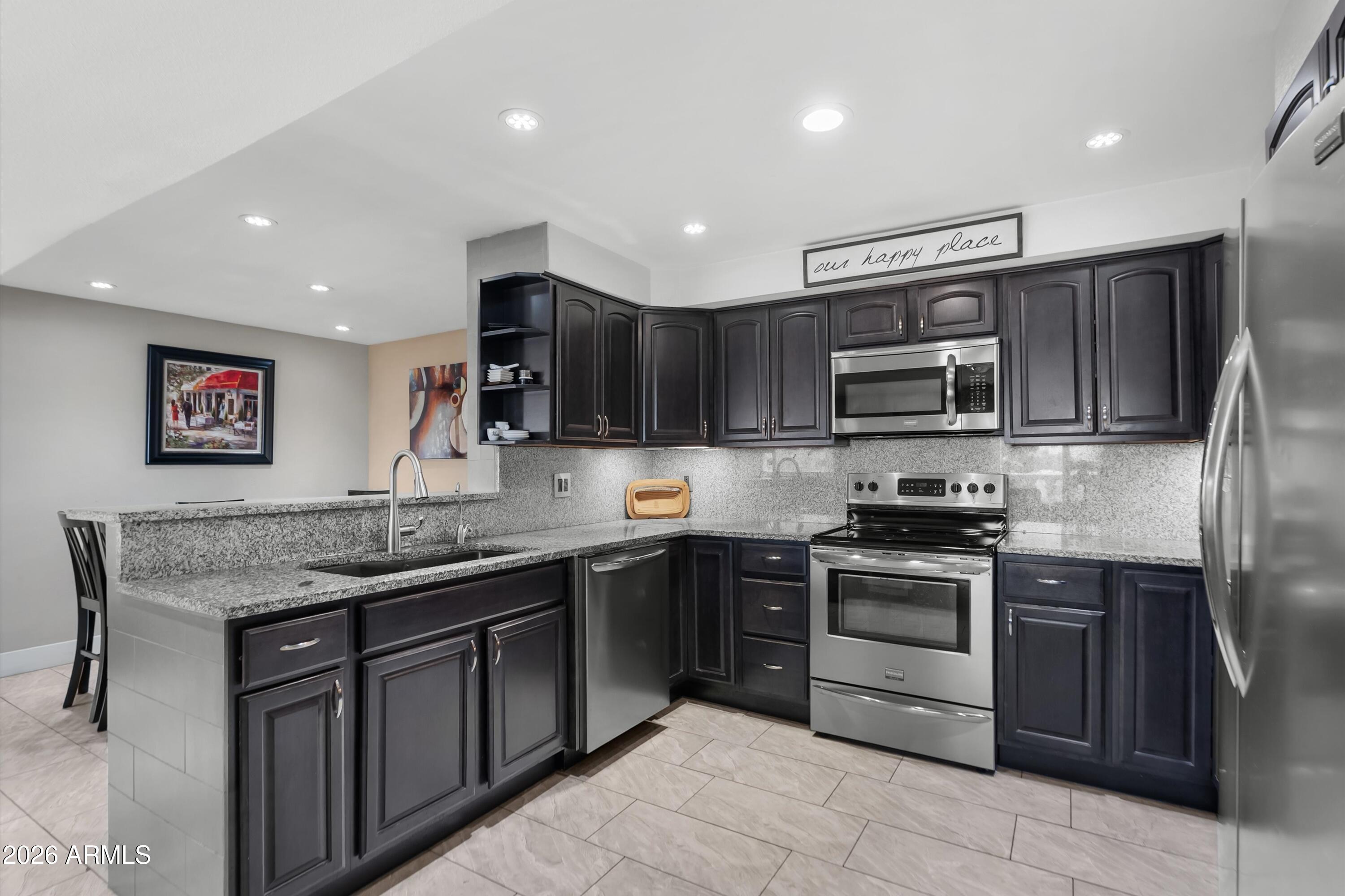 SCOTTSDALE SHADOWS - Residential