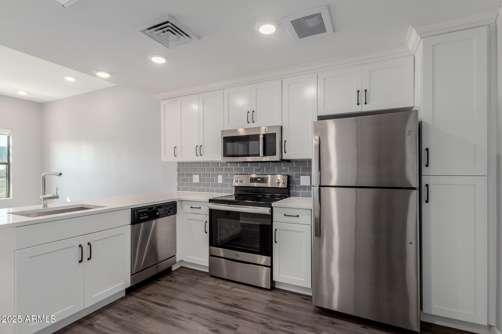 RESIDENCY AT VERDE PARK CONDOMINIUMS AMD - Residential Lease