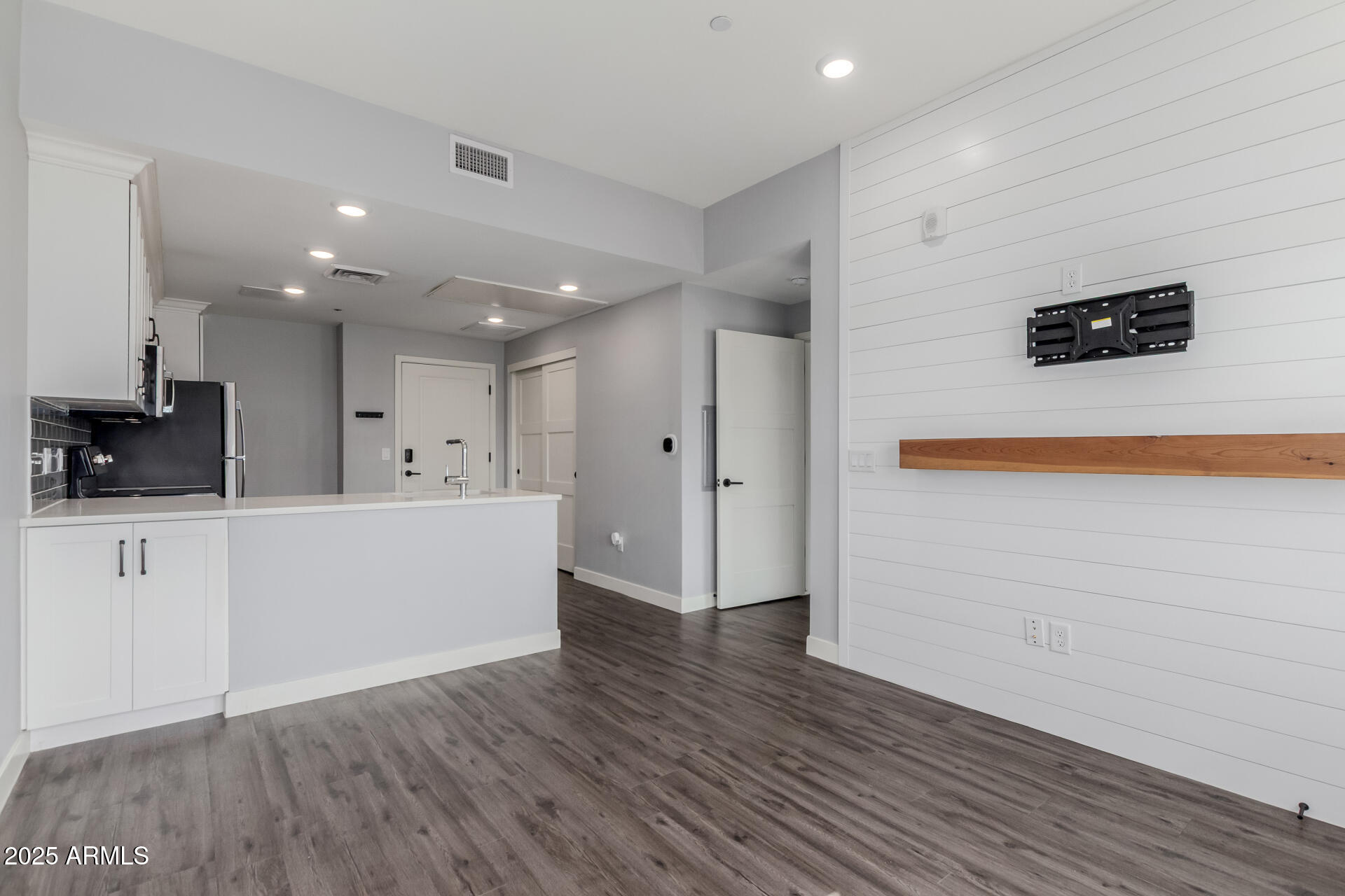 RESIDENCY AT VERDE PARK CONDOMINIUMS AMD - Residential Lease