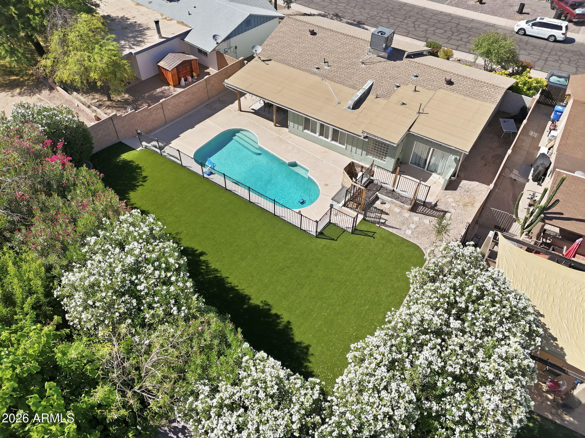 PARADISE PLAZA - Residential