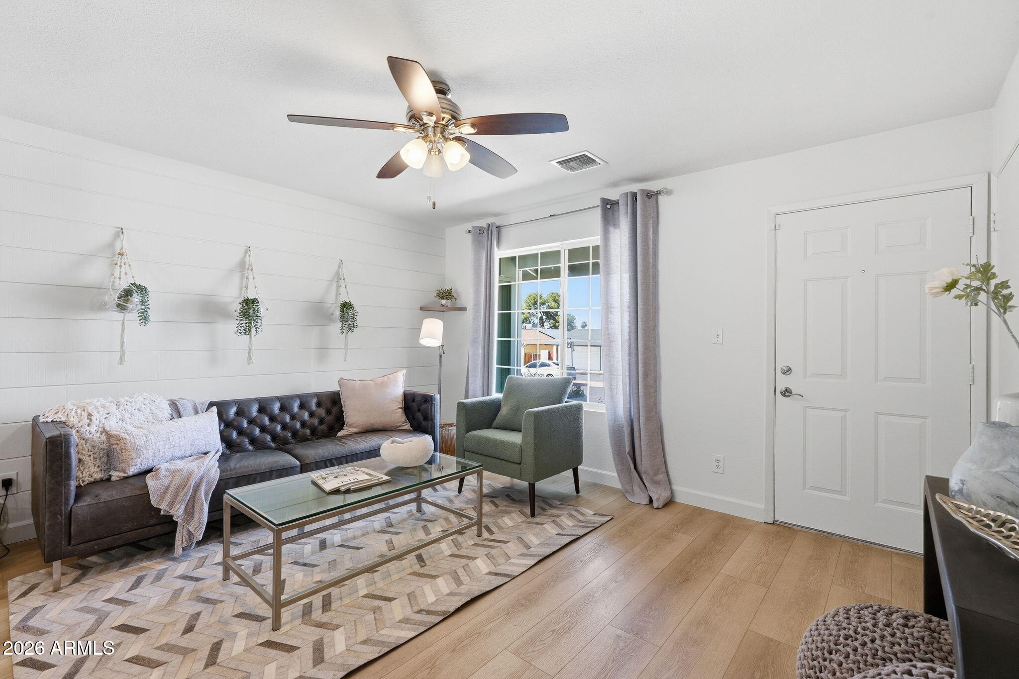 PARADISE PLAZA - Residential