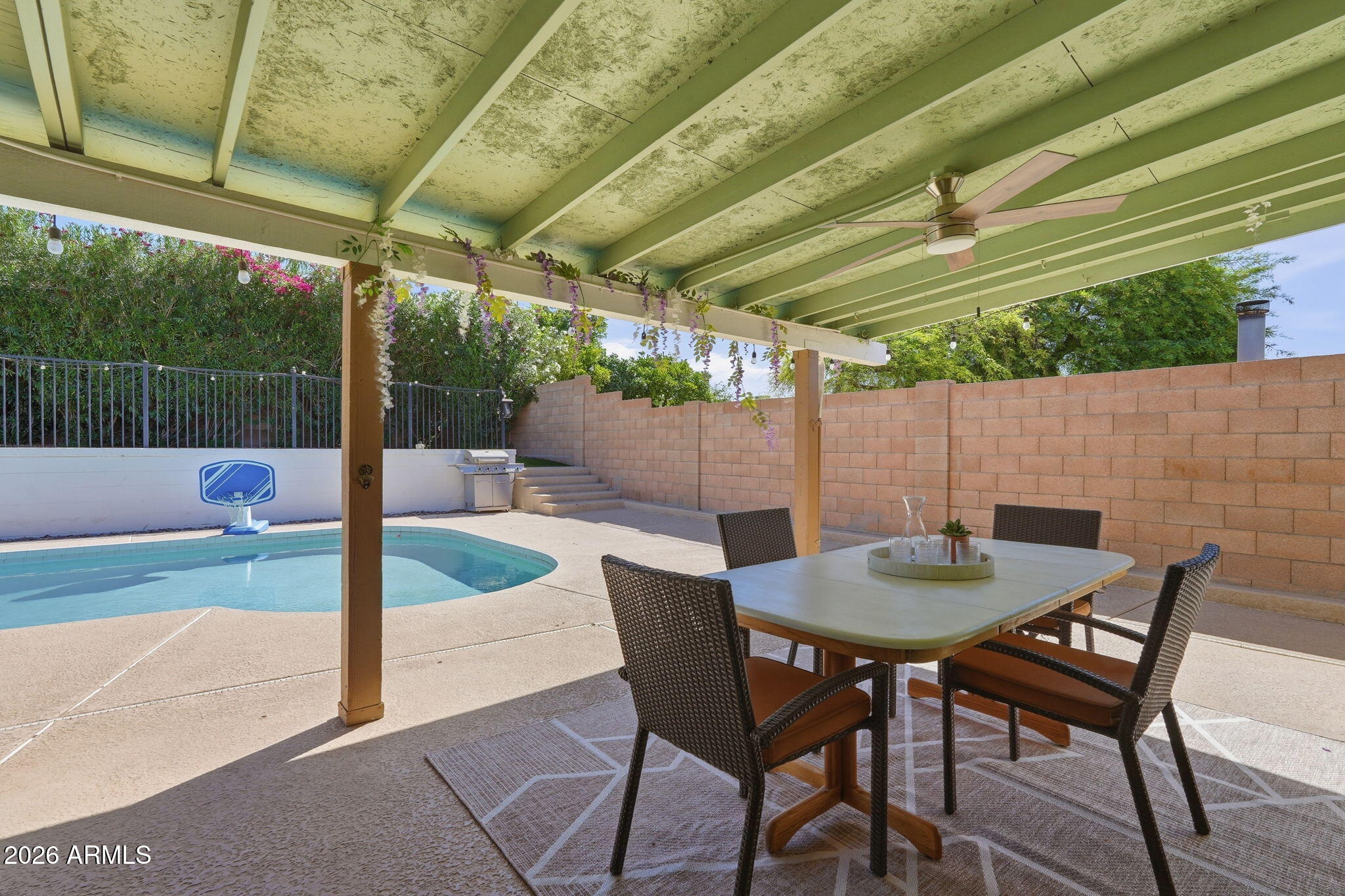 PARADISE PLAZA - Residential