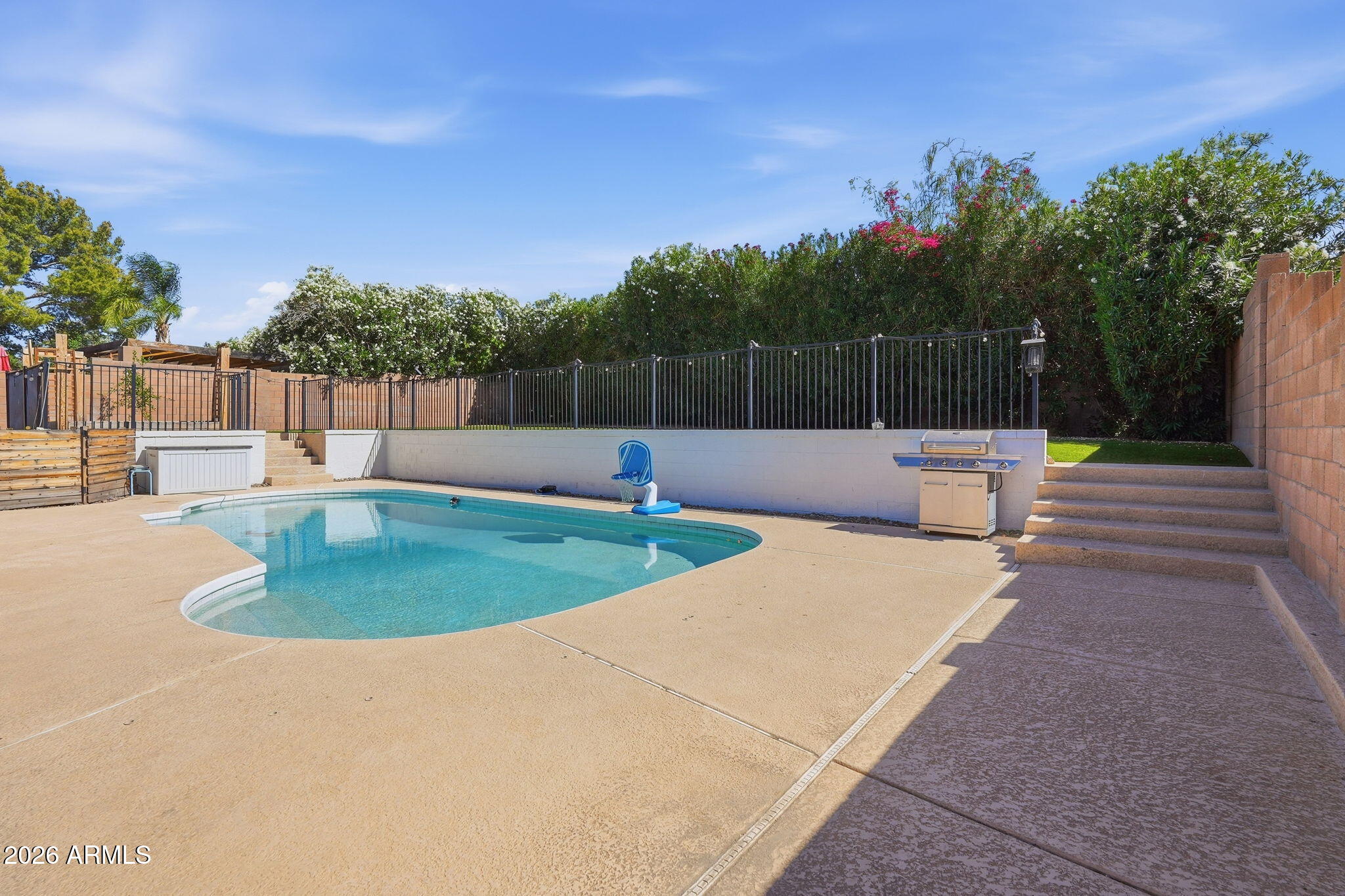 PARADISE PLAZA - Residential