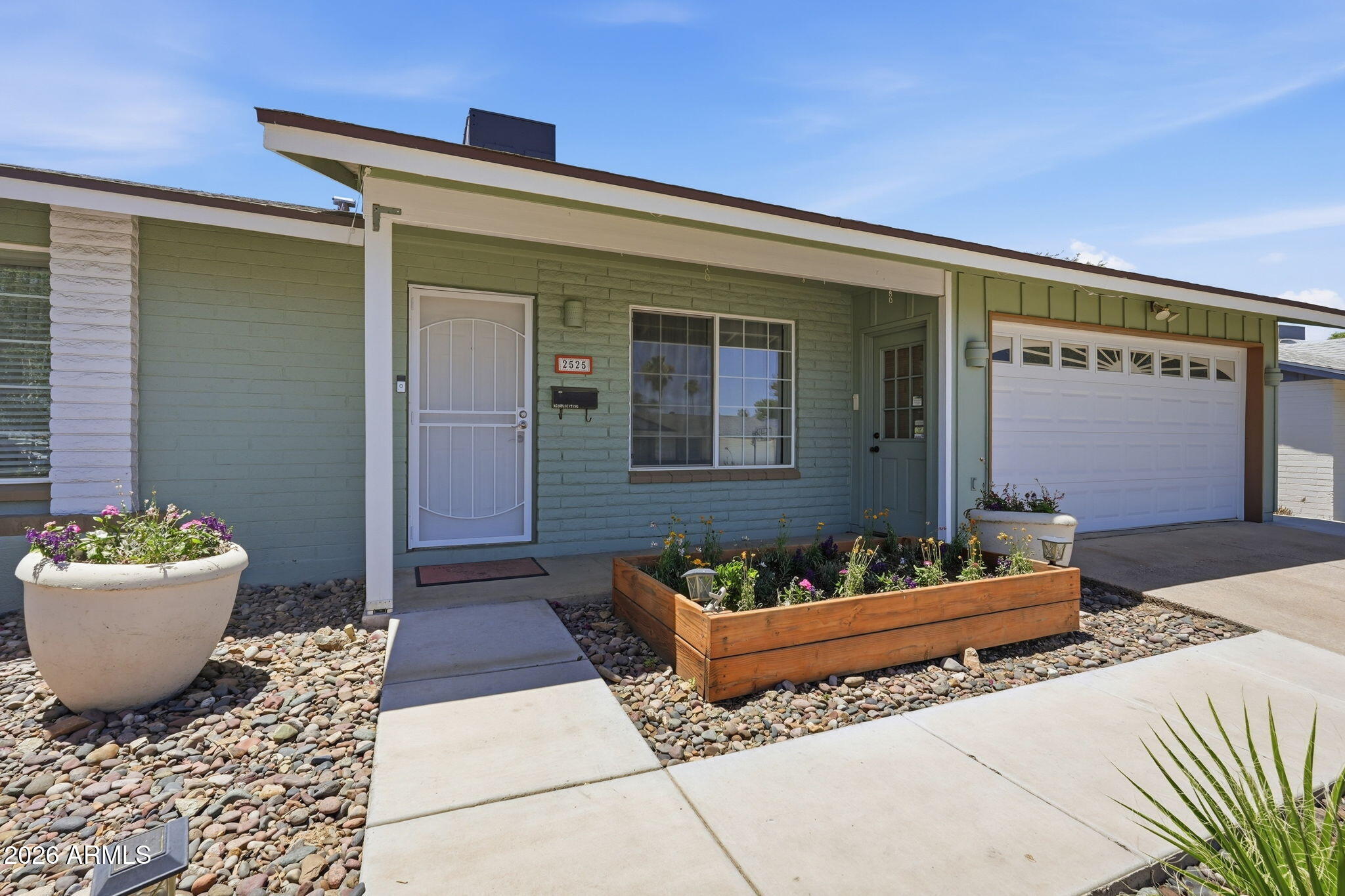 PARADISE PLAZA - Residential