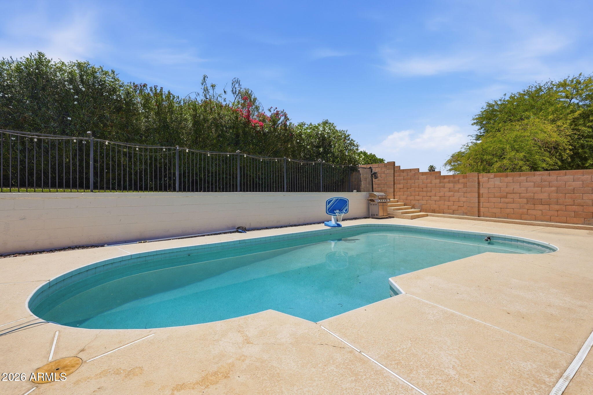 PARADISE PLAZA - Residential
