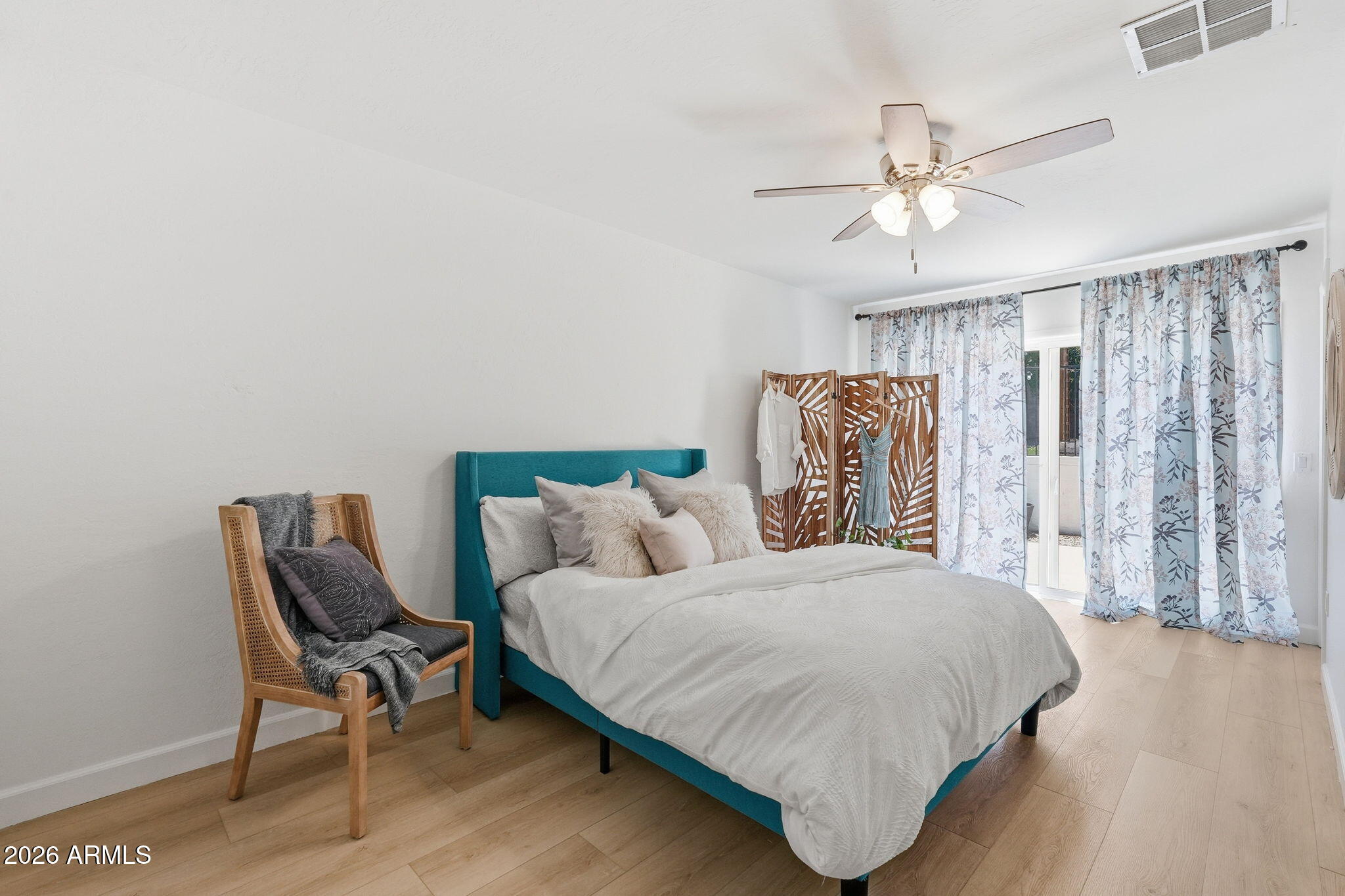 PARADISE PLAZA - Residential
