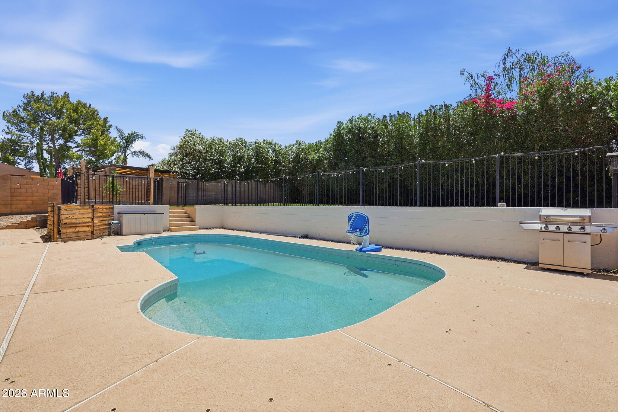 PARADISE PLAZA - Residential