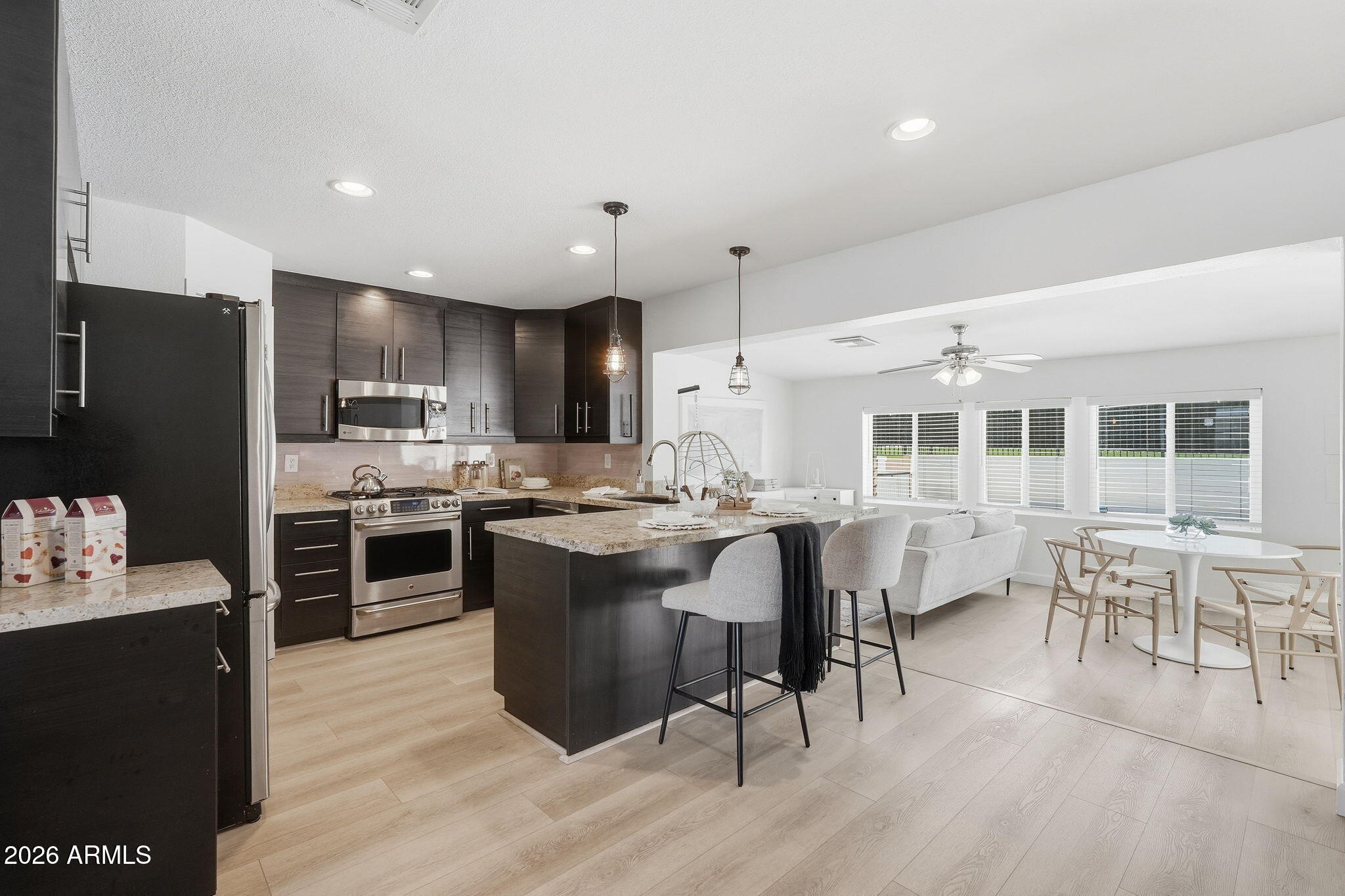 PARADISE PLAZA - Residential