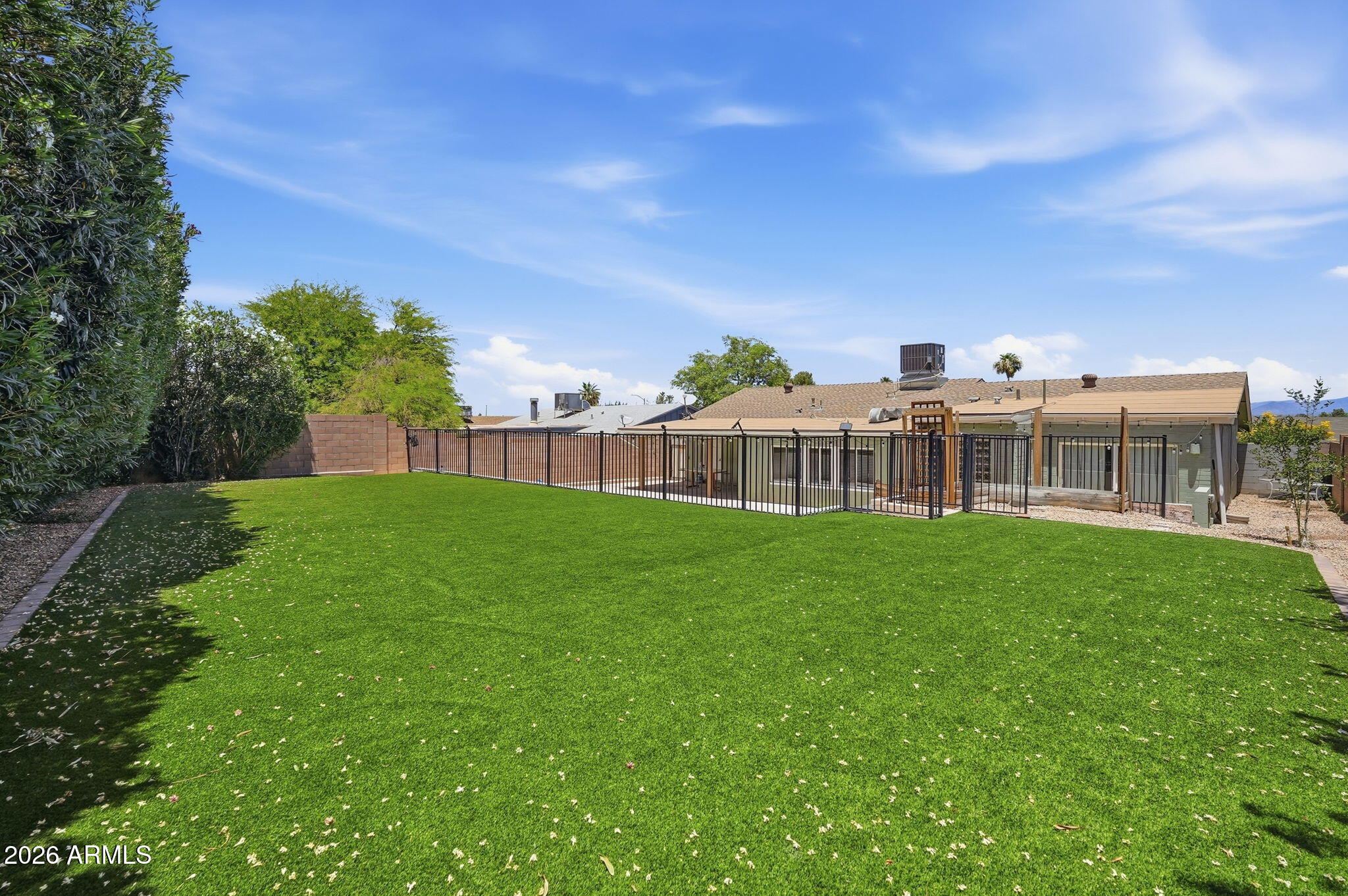 PARADISE PLAZA - Residential