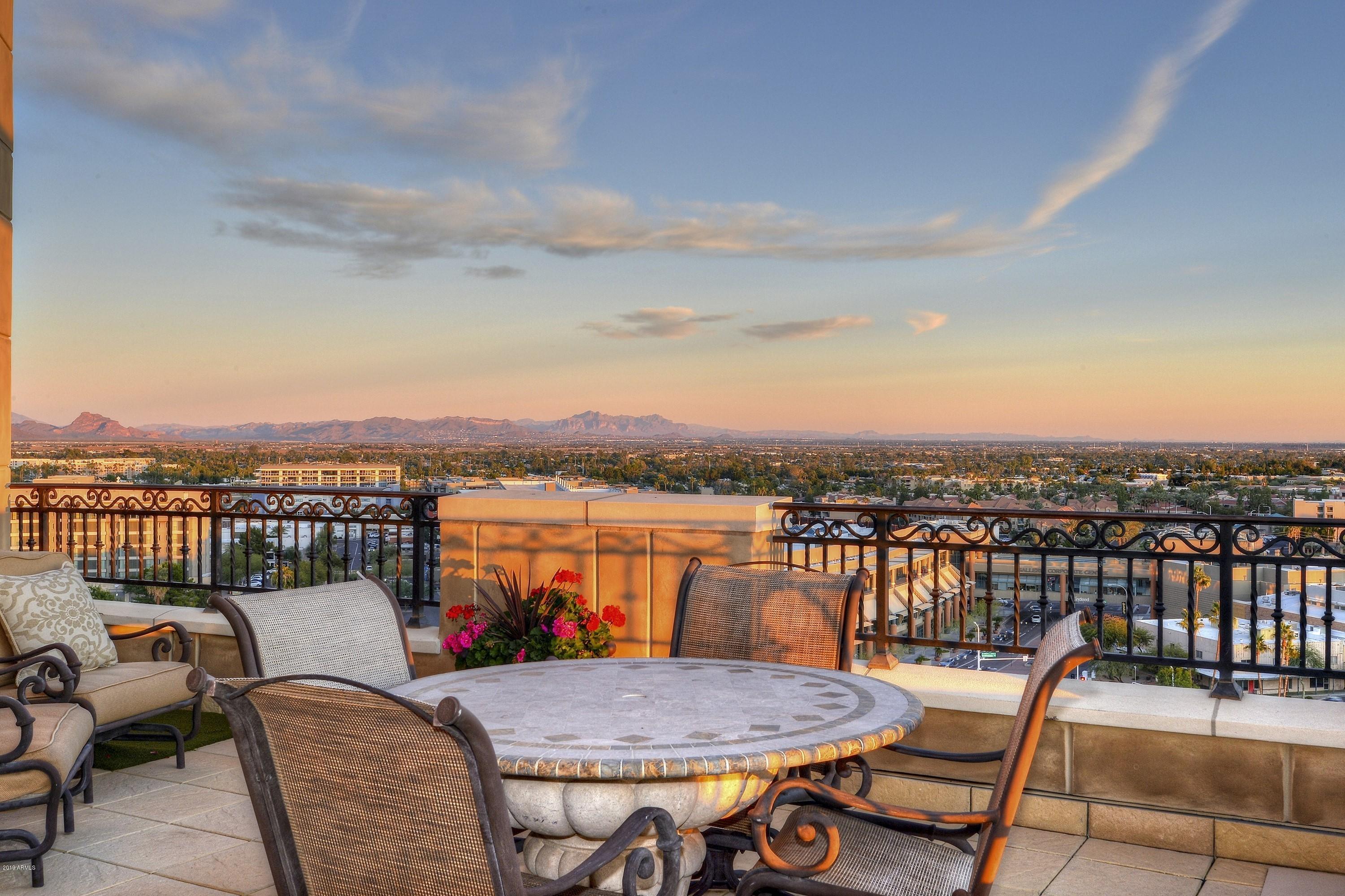 SCOTTSDALE WATERFRONT RESIDENCES - Residential