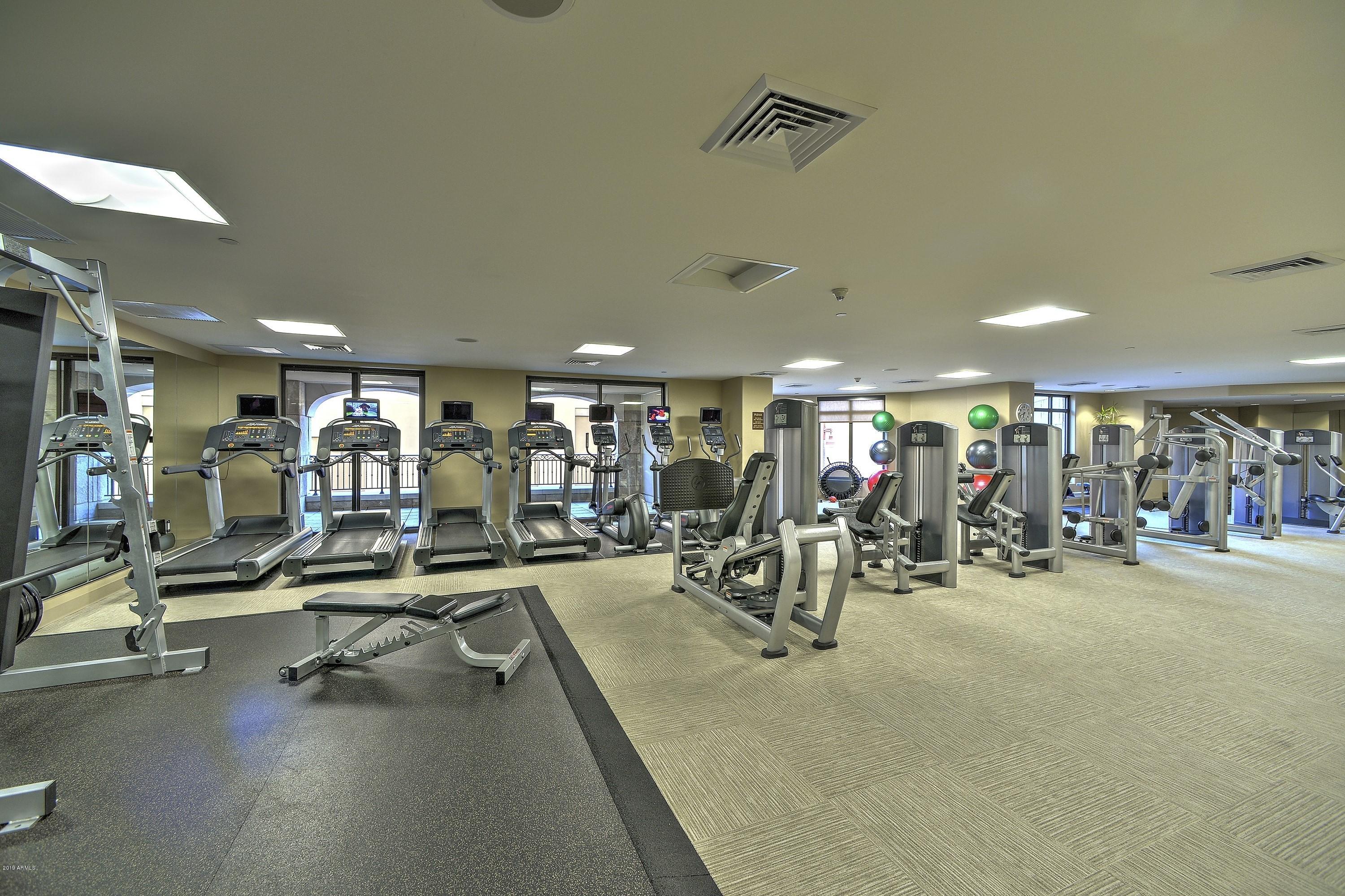 SCOTTSDALE WATERFRONT RESIDENCES - Residential