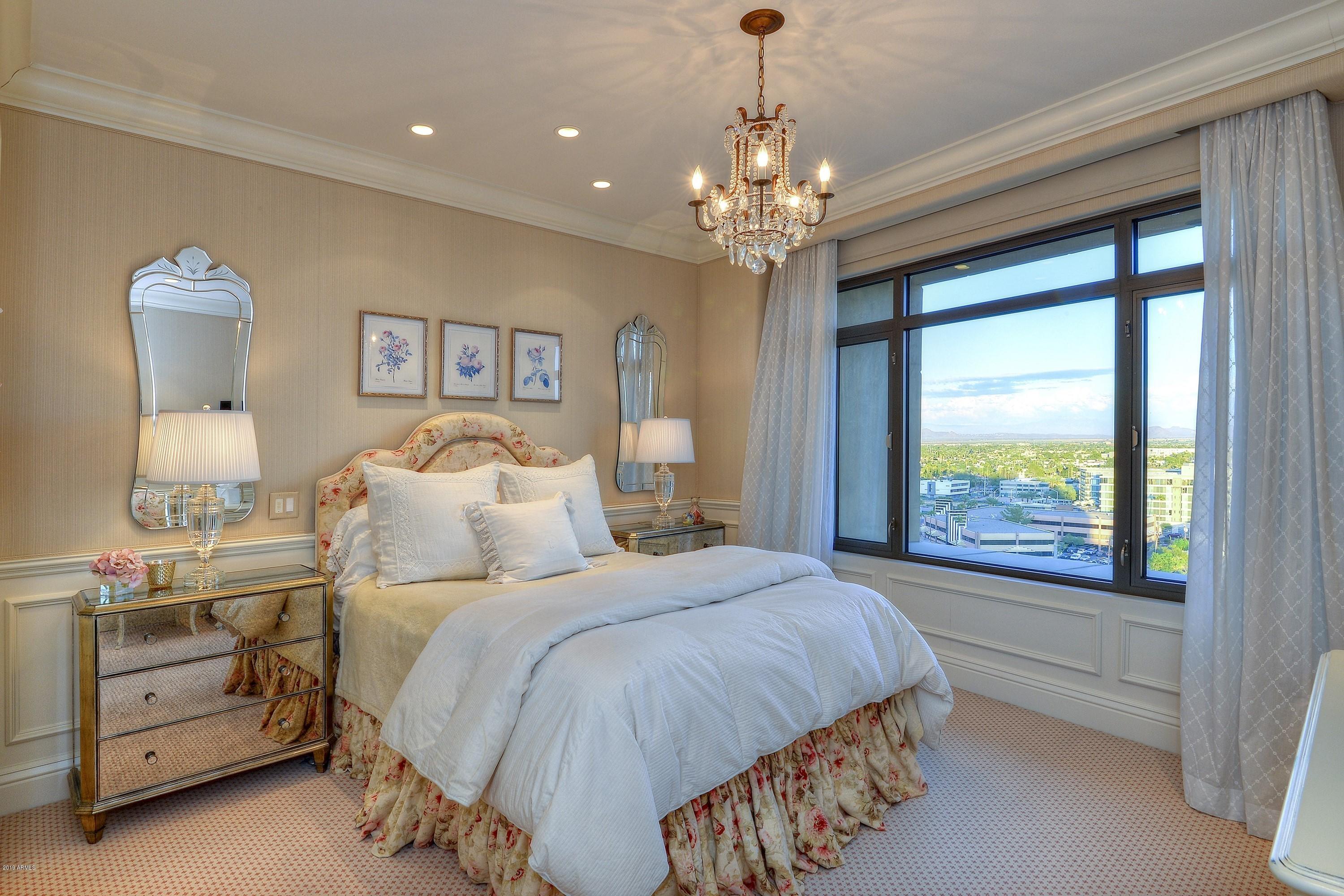 SCOTTSDALE WATERFRONT RESIDENCES - Residential
