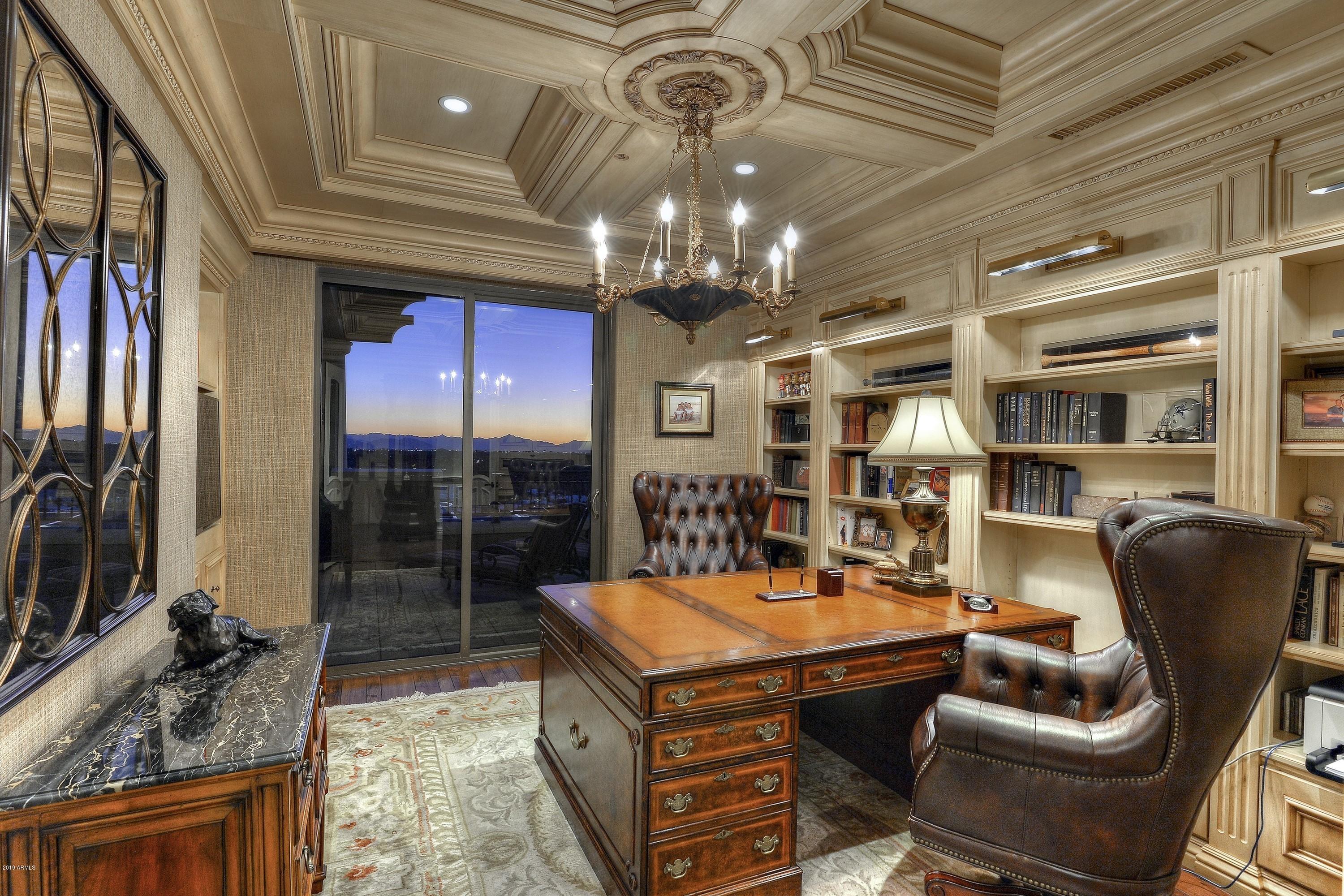 SCOTTSDALE WATERFRONT RESIDENCES - Residential