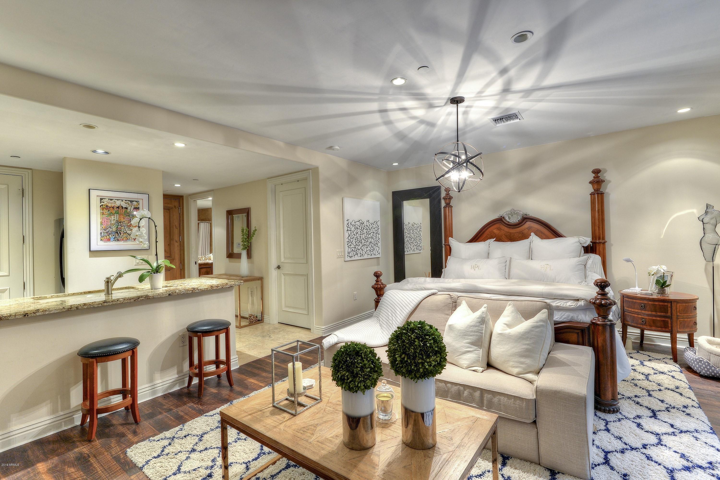 SCOTTSDALE WATERFRONT RESIDENCES - Residential
