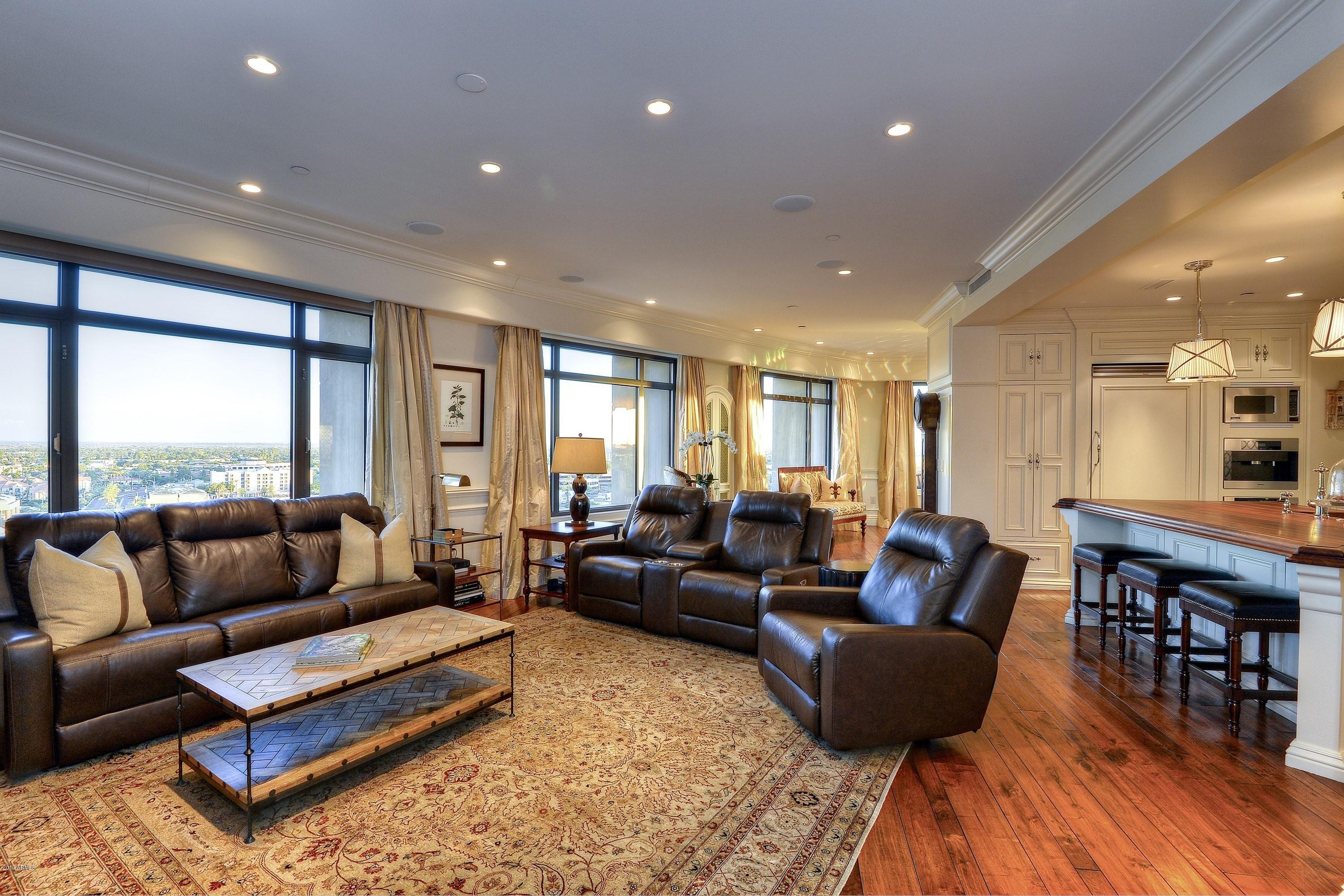 SCOTTSDALE WATERFRONT RESIDENCES - Residential
