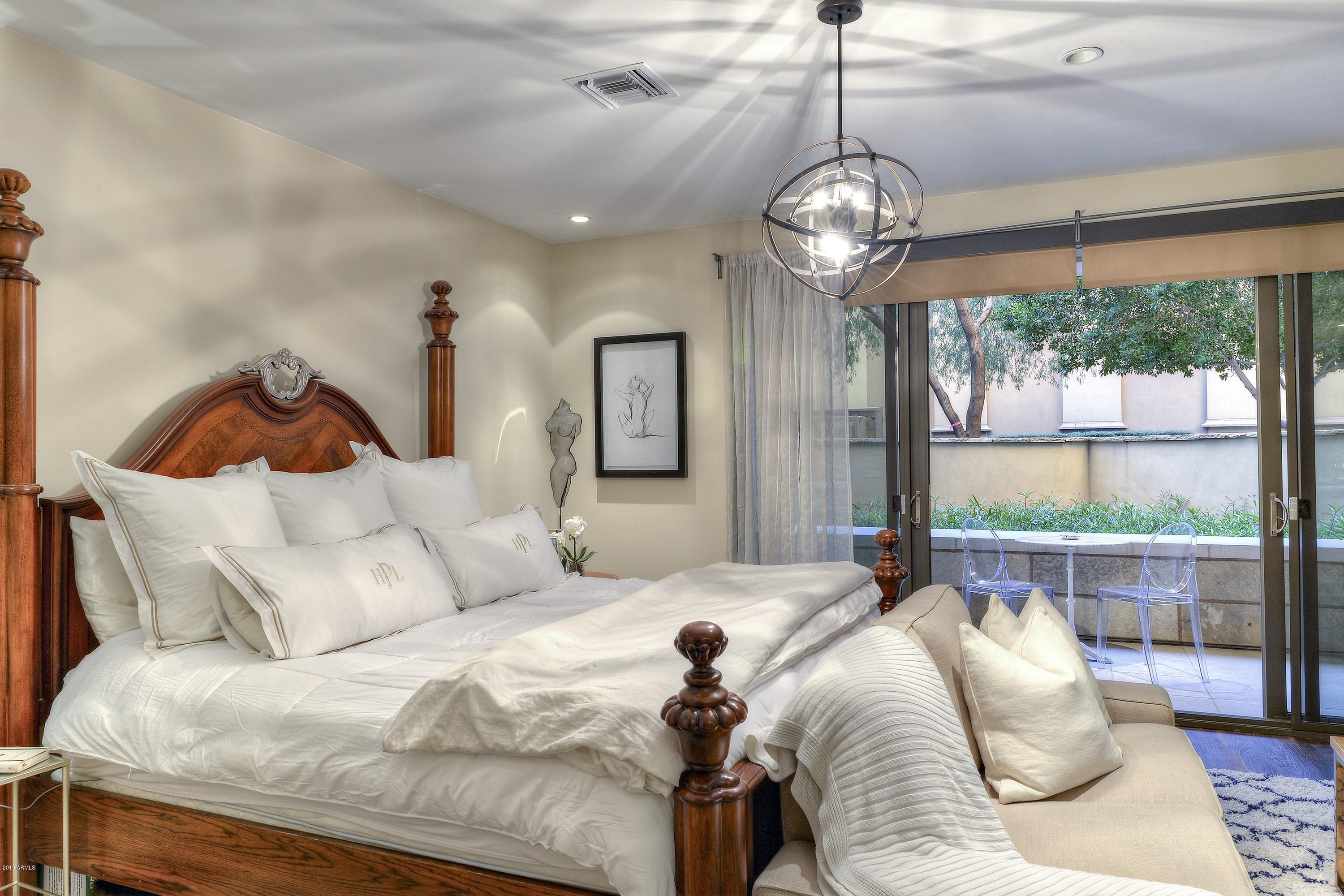 SCOTTSDALE WATERFRONT RESIDENCES - Residential