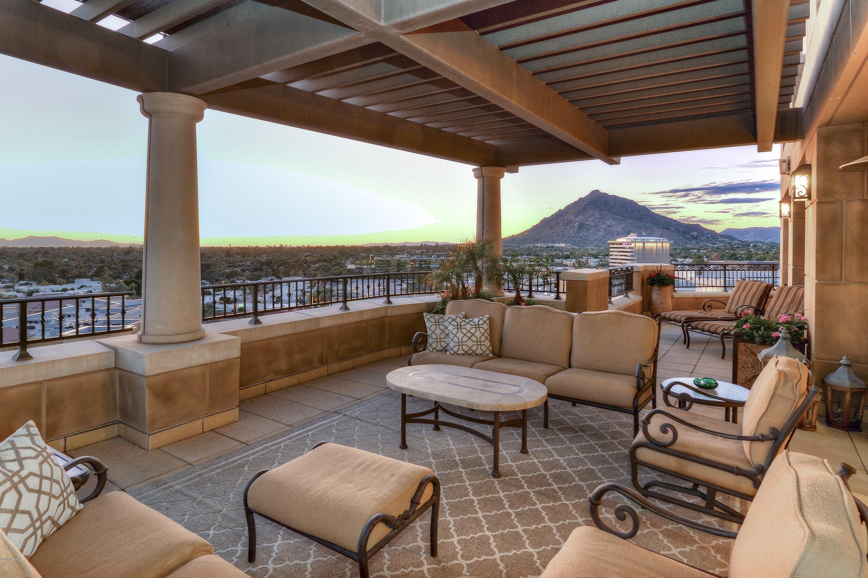 SCOTTSDALE WATERFRONT RESIDENCES - Residential