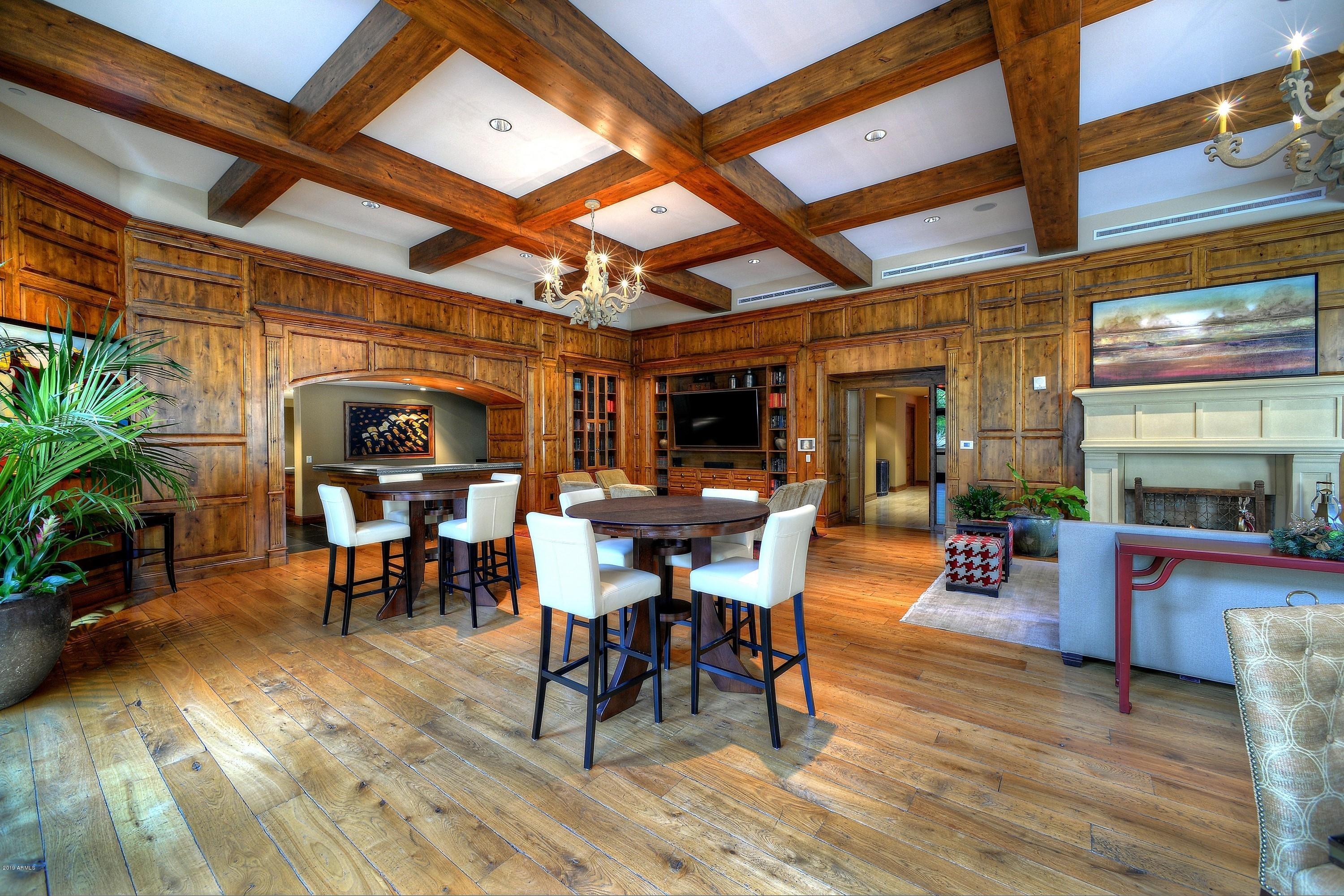 SCOTTSDALE WATERFRONT RESIDENCES - Residential