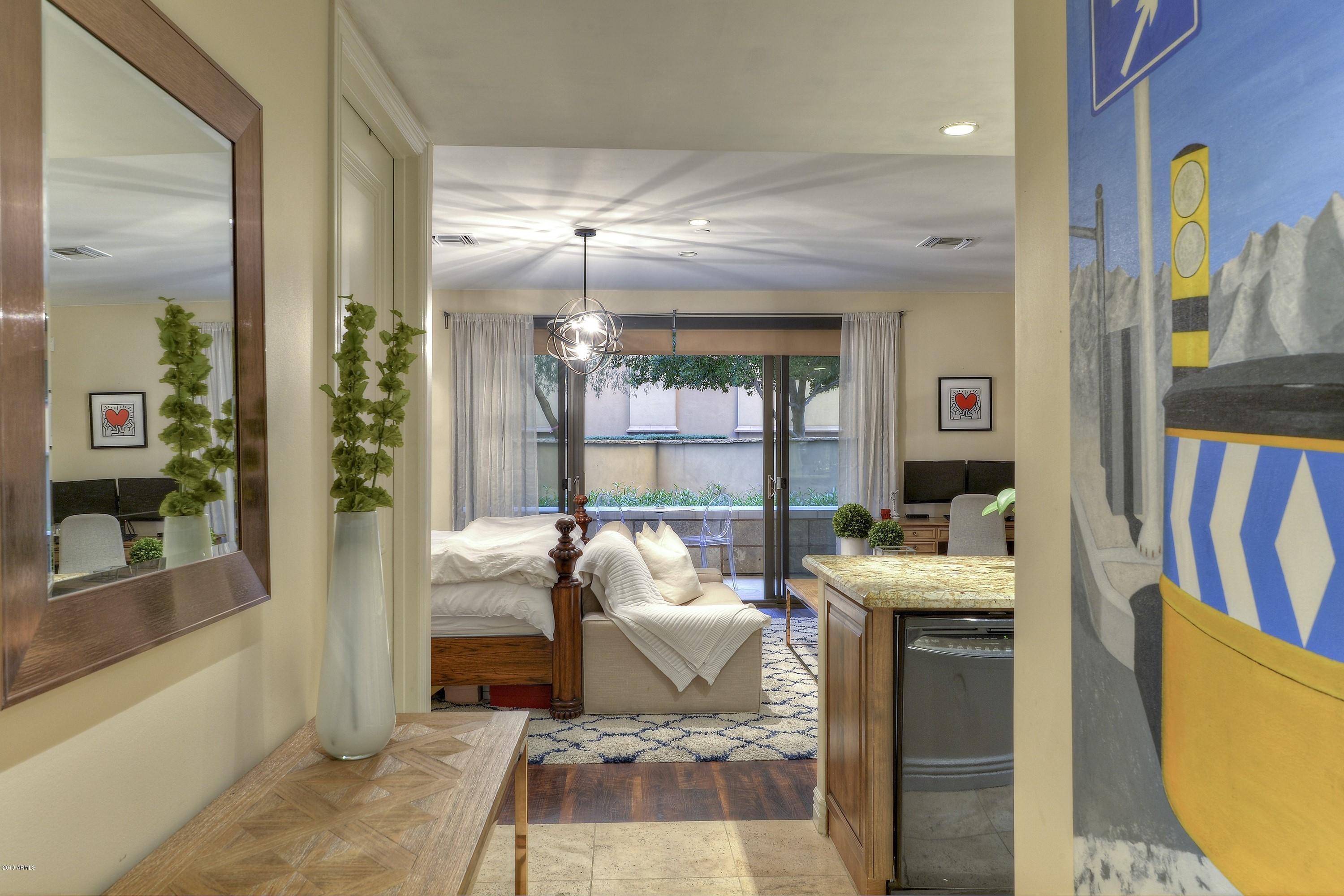 SCOTTSDALE WATERFRONT RESIDENCES - Residential