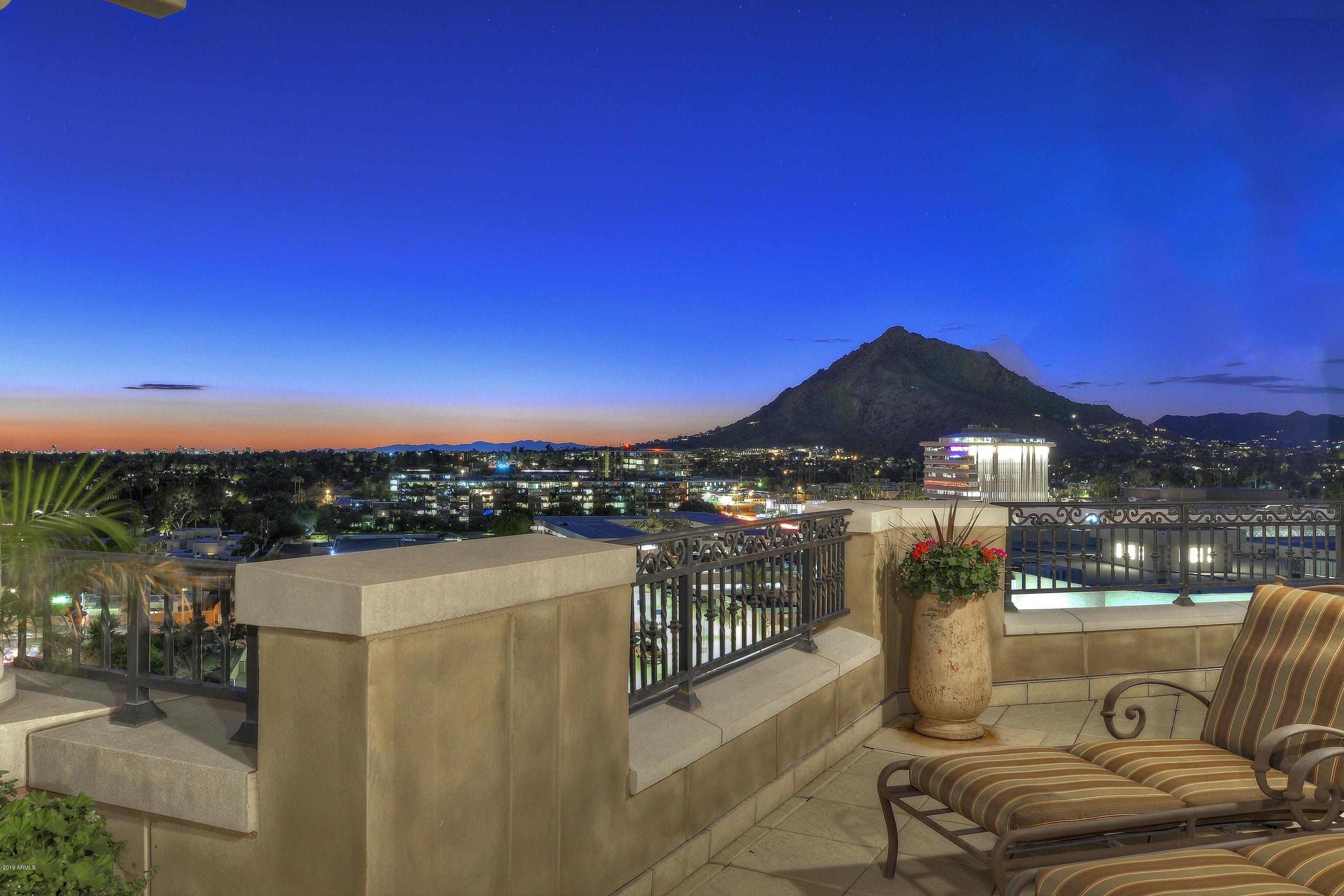 SCOTTSDALE WATERFRONT RESIDENCES - Residential