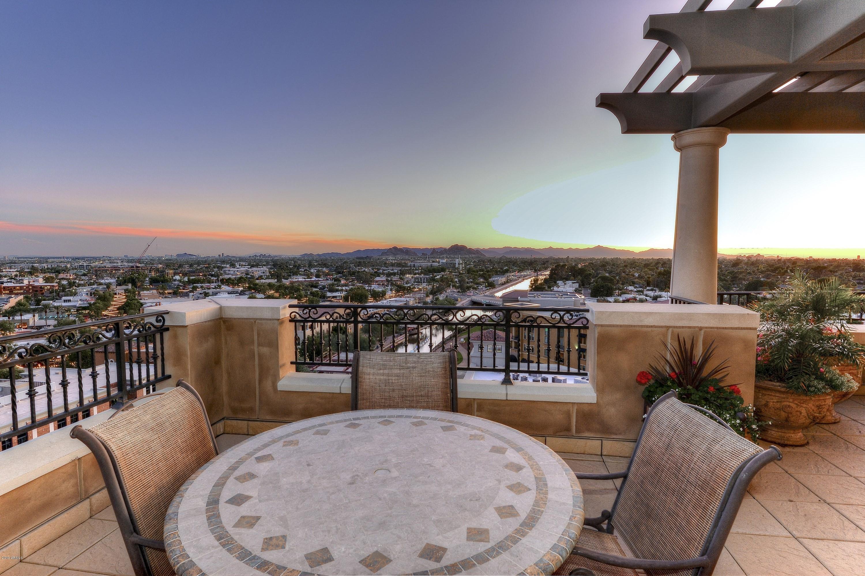 SCOTTSDALE WATERFRONT RESIDENCES - Residential