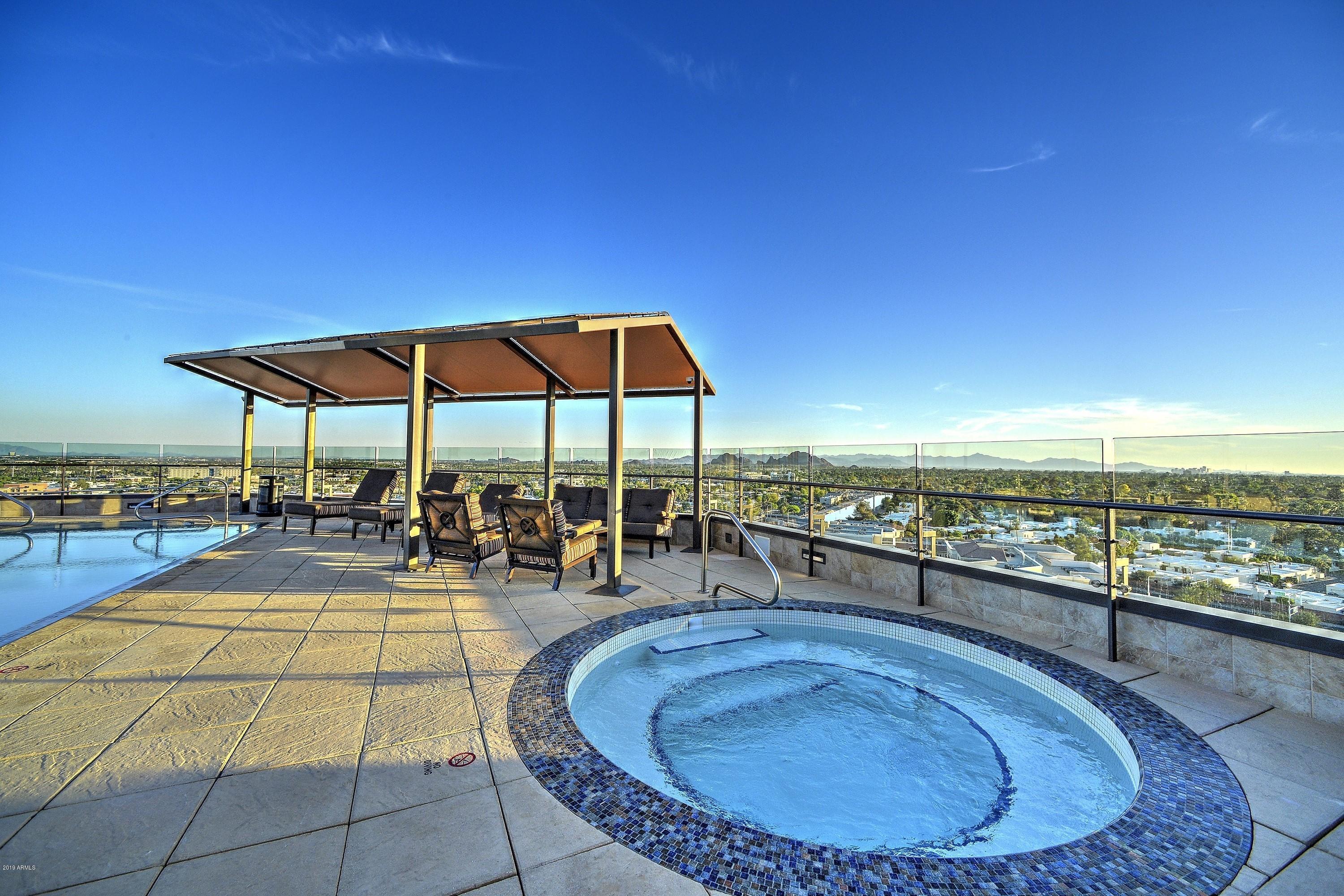 SCOTTSDALE WATERFRONT RESIDENCES - Residential