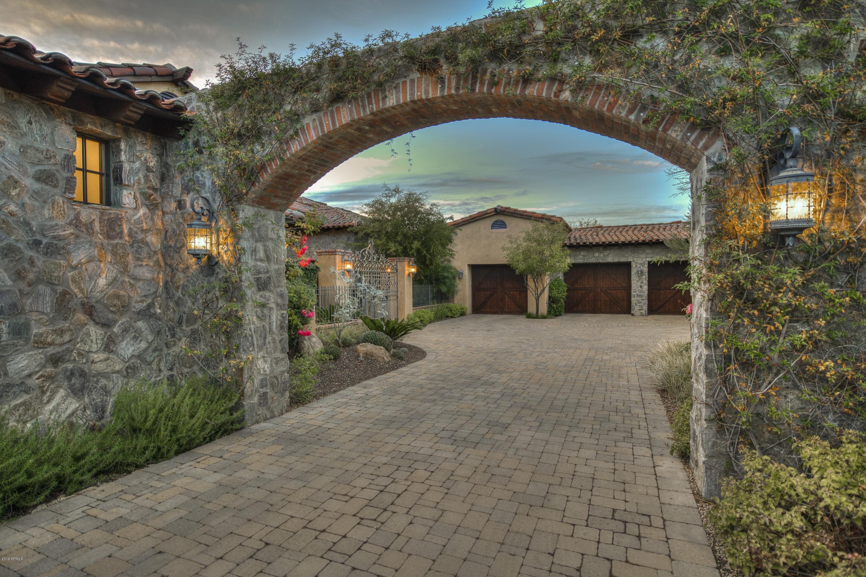 ESTANCIA - Residential
