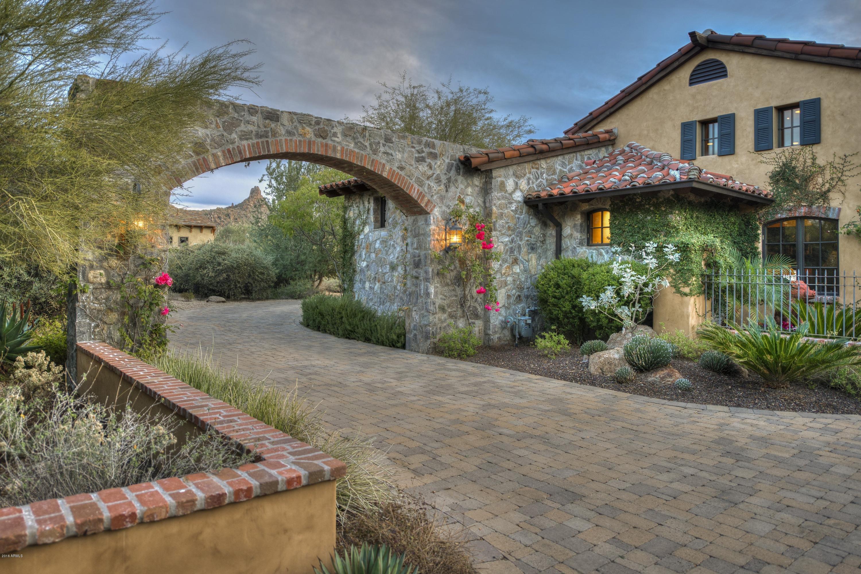 ESTANCIA - Residential