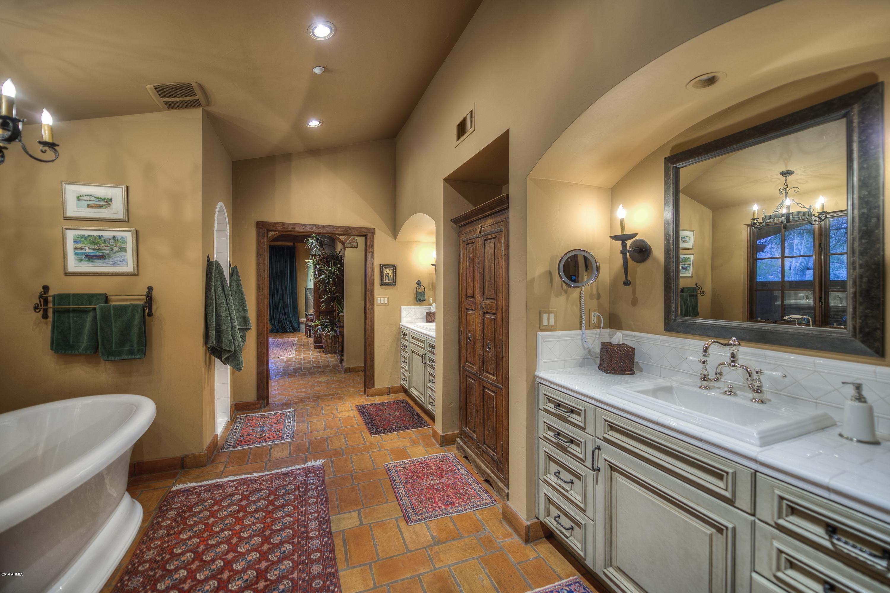 ESTANCIA - Residential