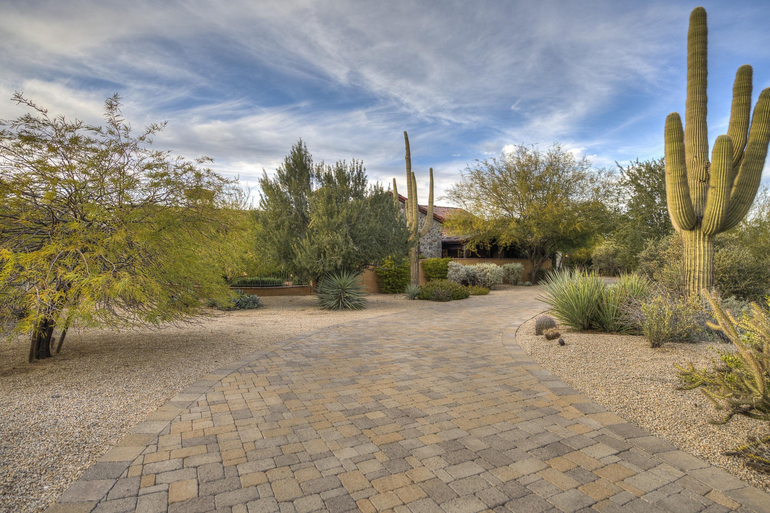 ESTANCIA - Residential
