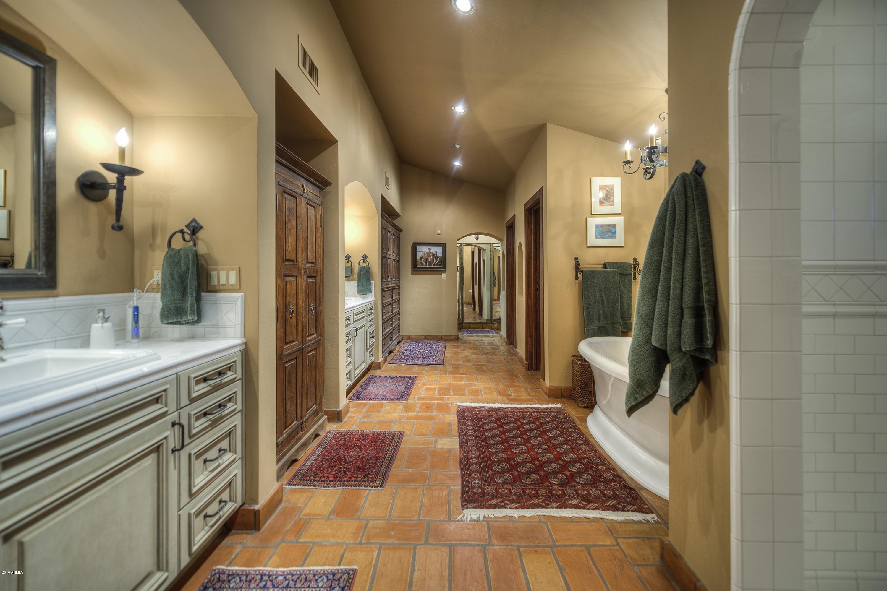 ESTANCIA - Residential