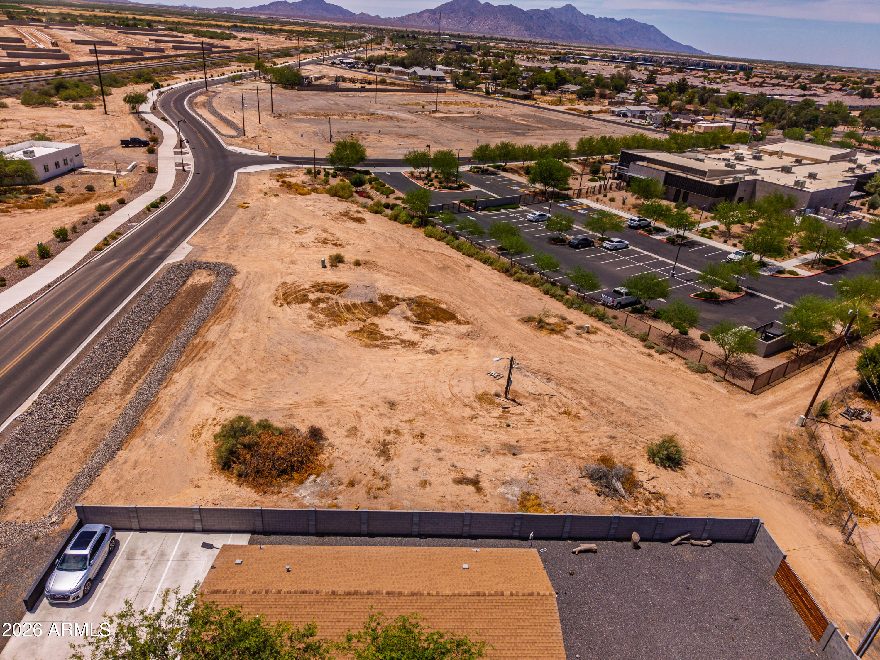MARICOPA MANOR - Land