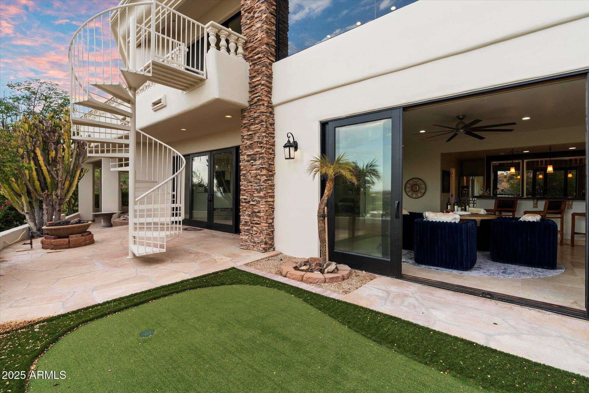 PARADISE HIGHLANDS - Residential