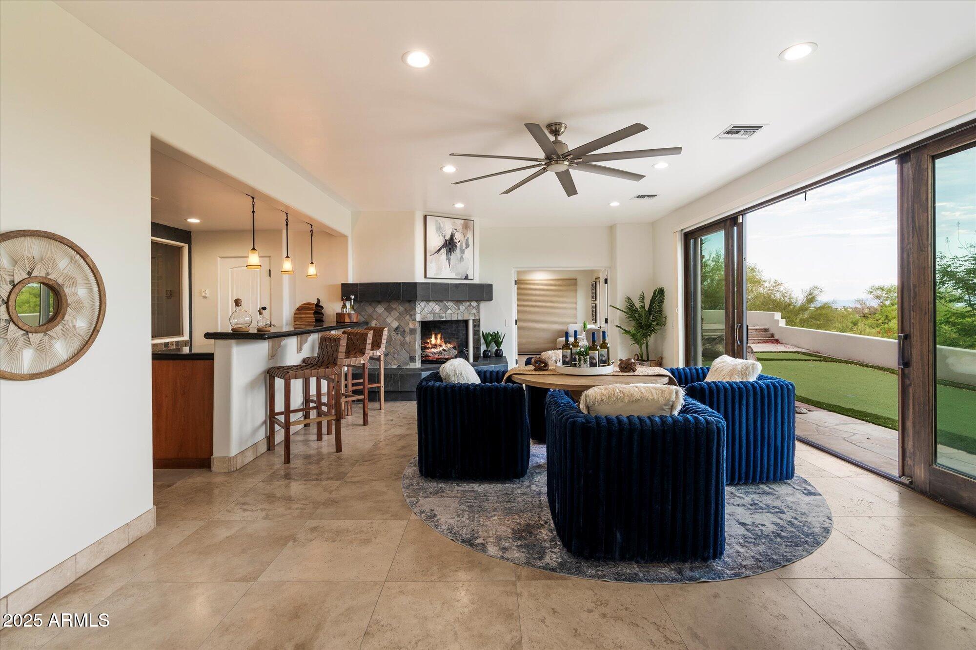 PARADISE HIGHLANDS - Residential