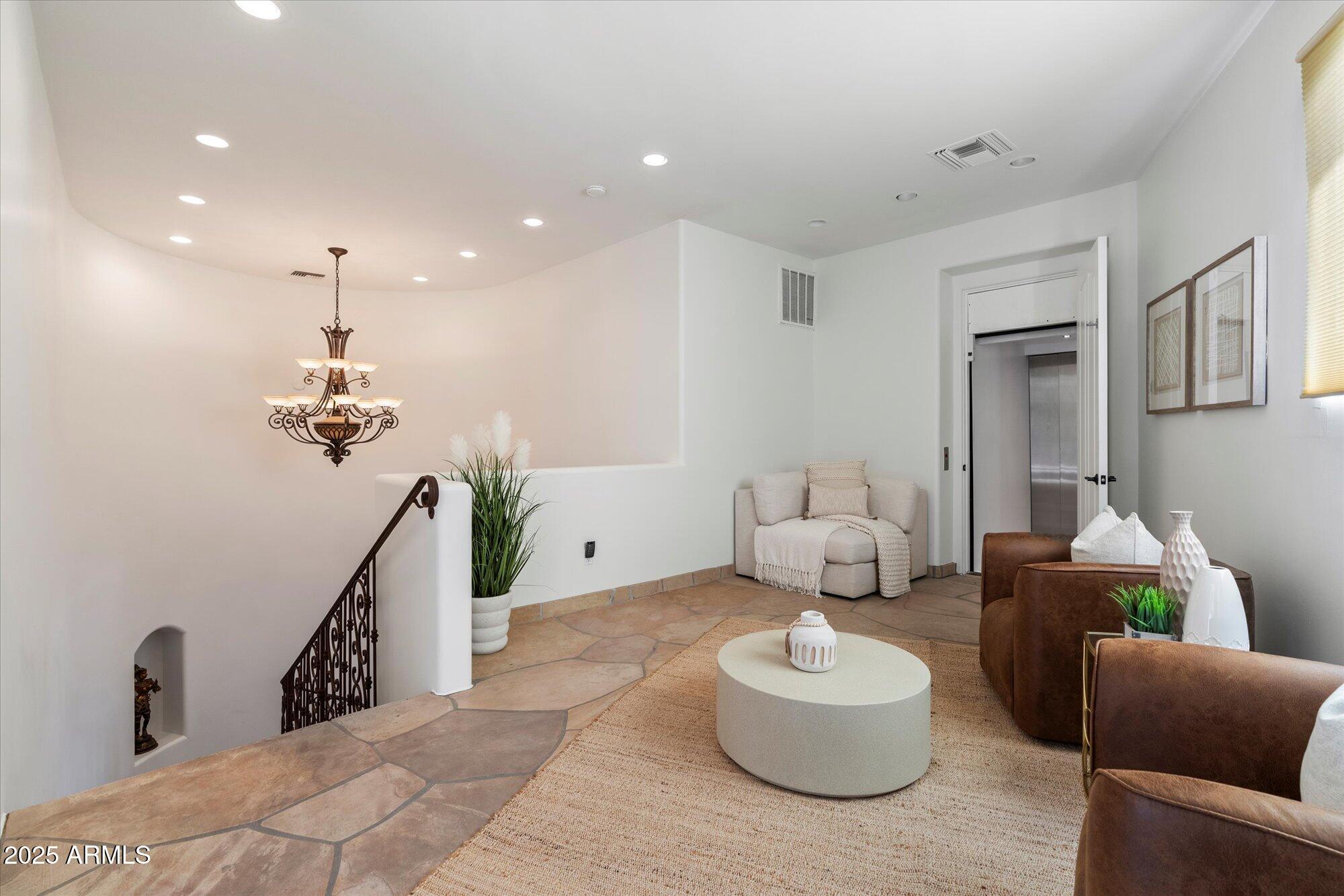 PARADISE HIGHLANDS - Residential