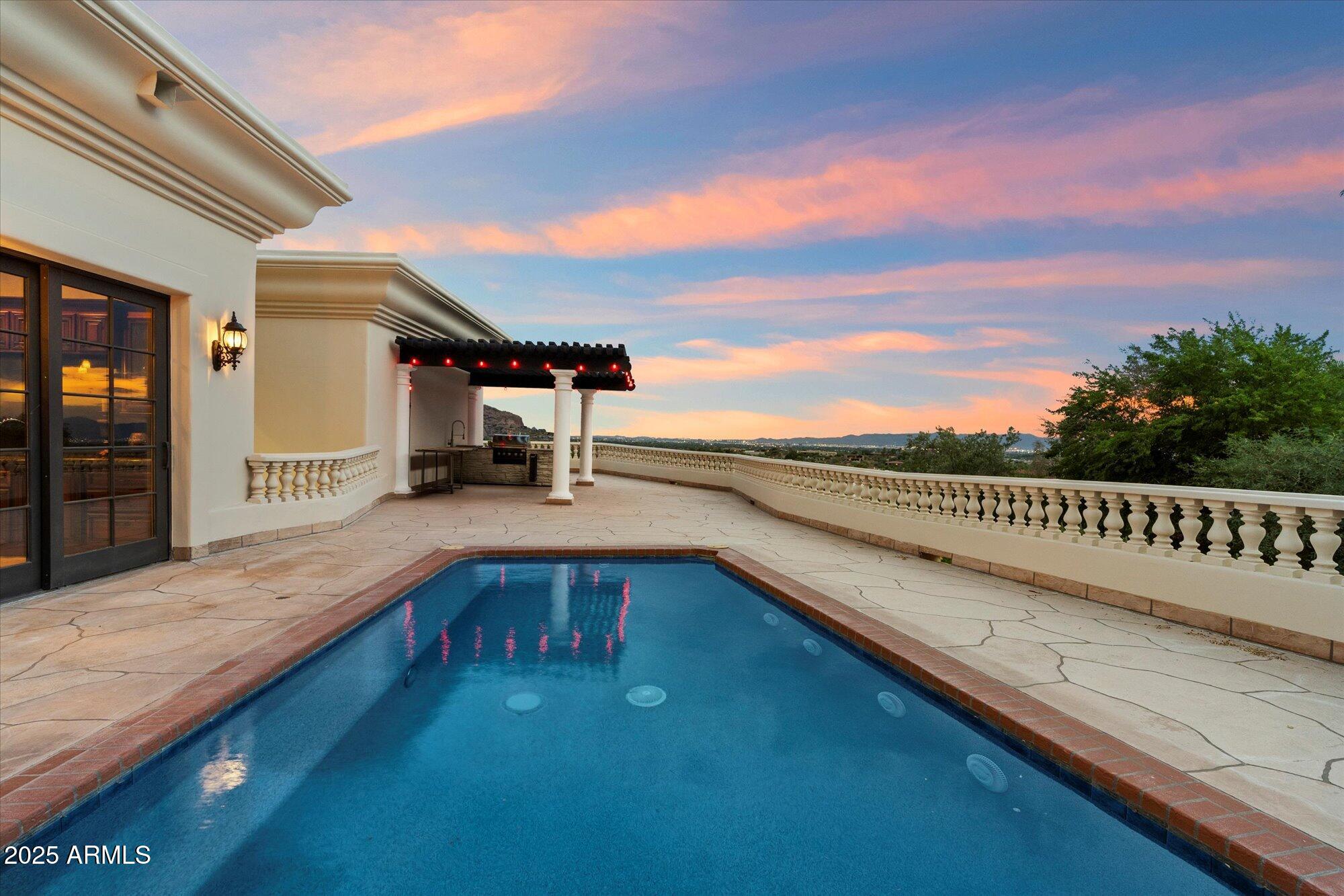 PARADISE HIGHLANDS - Residential