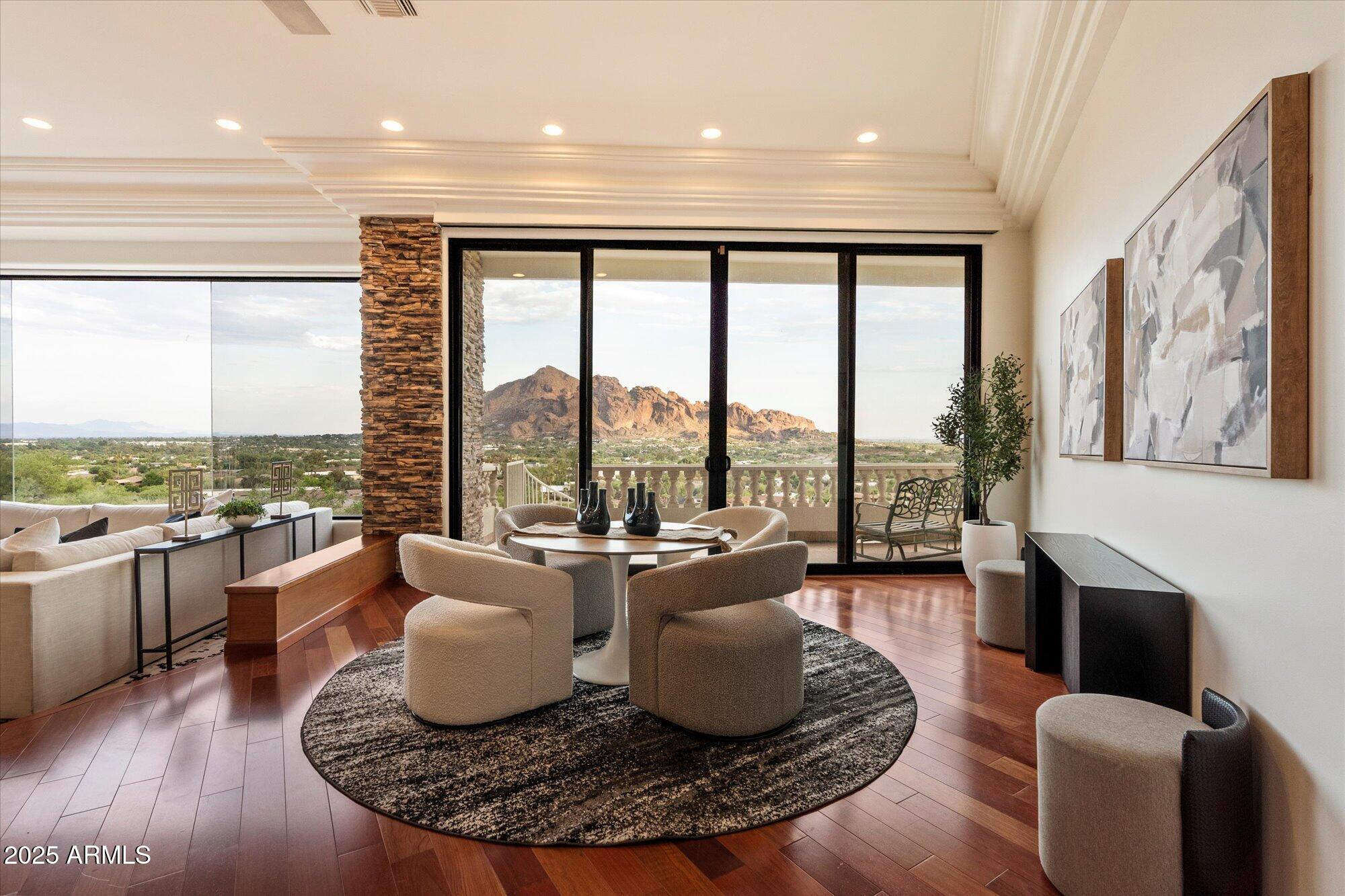 PARADISE HIGHLANDS - Residential