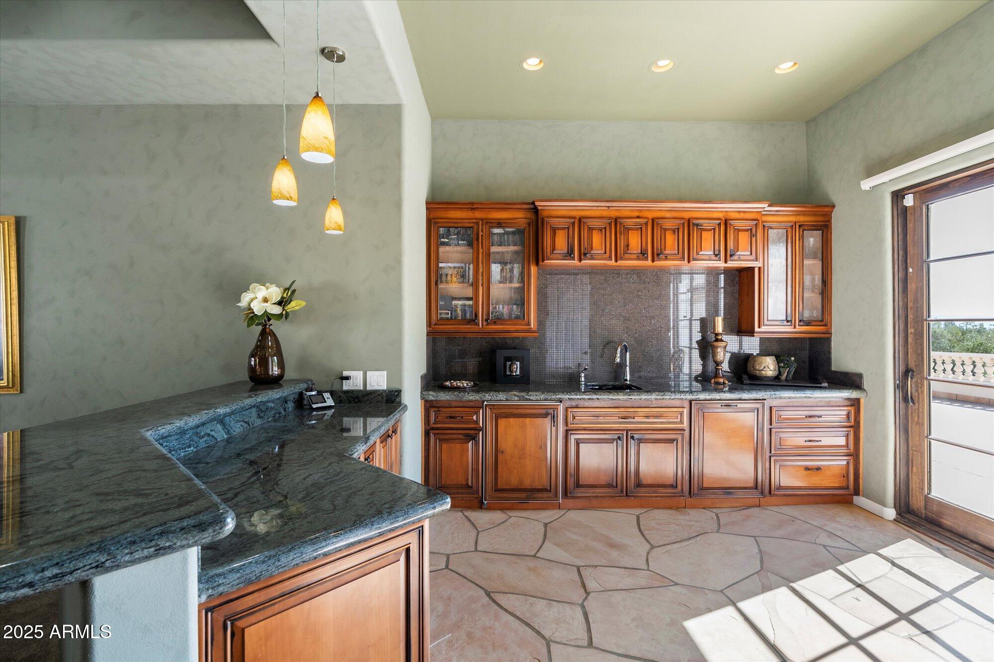 PARADISE HIGHLANDS - Residential