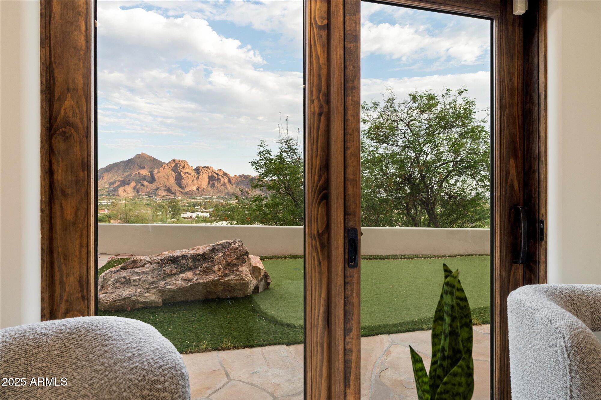 PARADISE HIGHLANDS - Residential