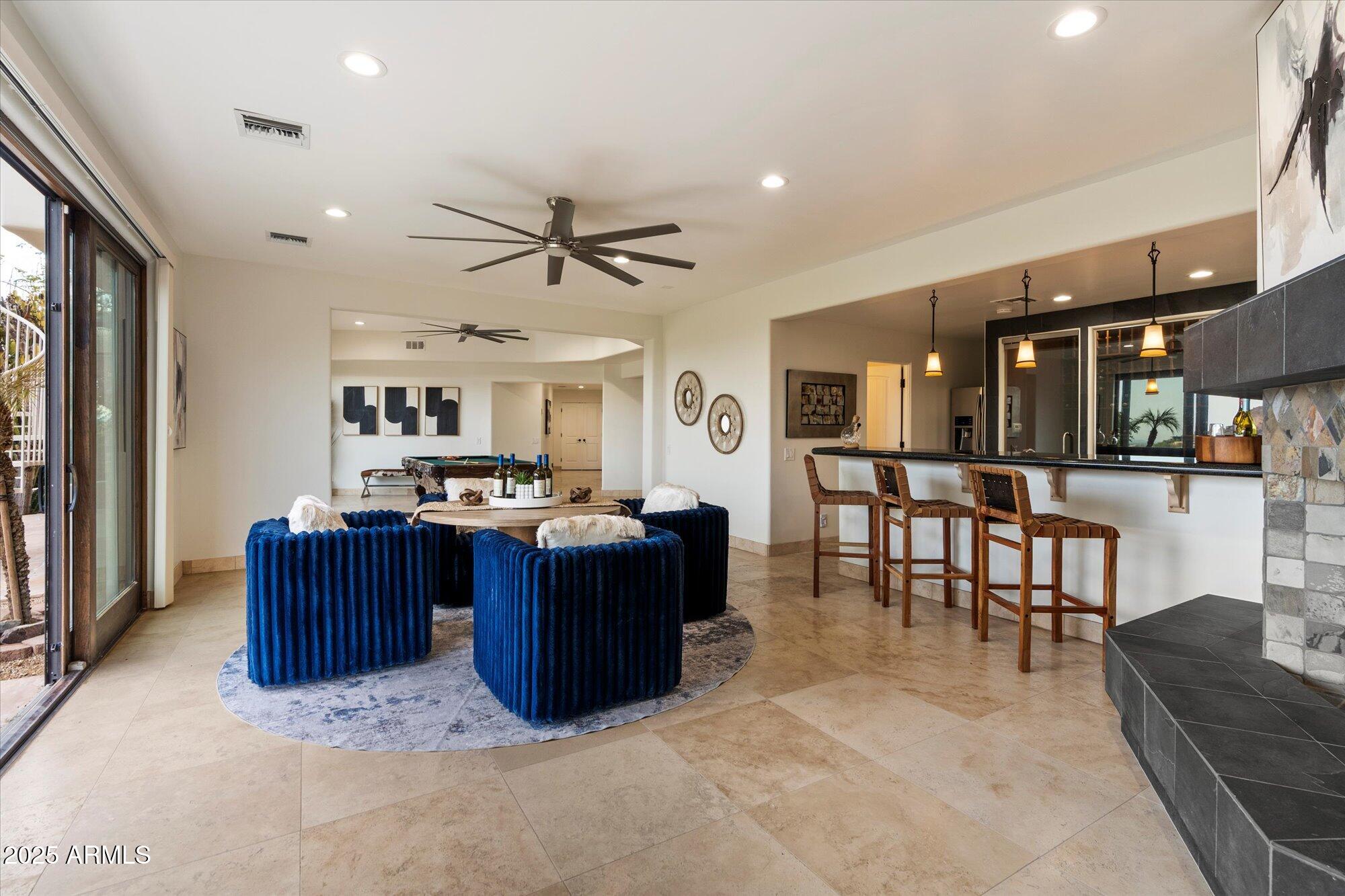 PARADISE HIGHLANDS - Residential