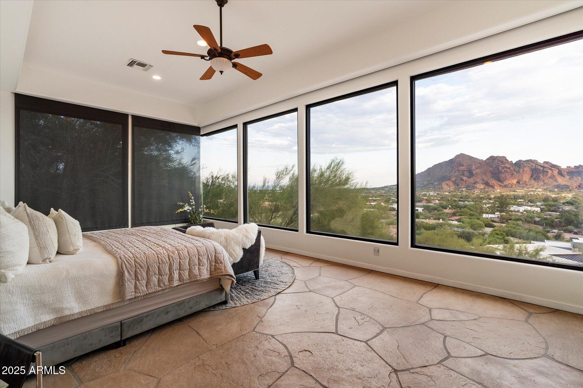 PARADISE HIGHLANDS - Residential