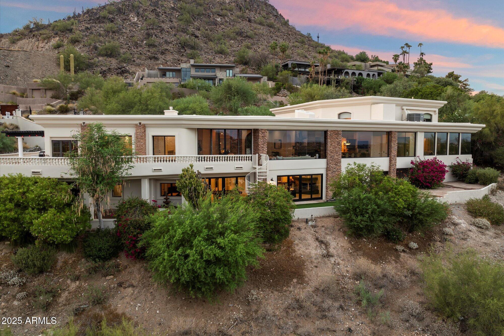 PARADISE HIGHLANDS - Residential