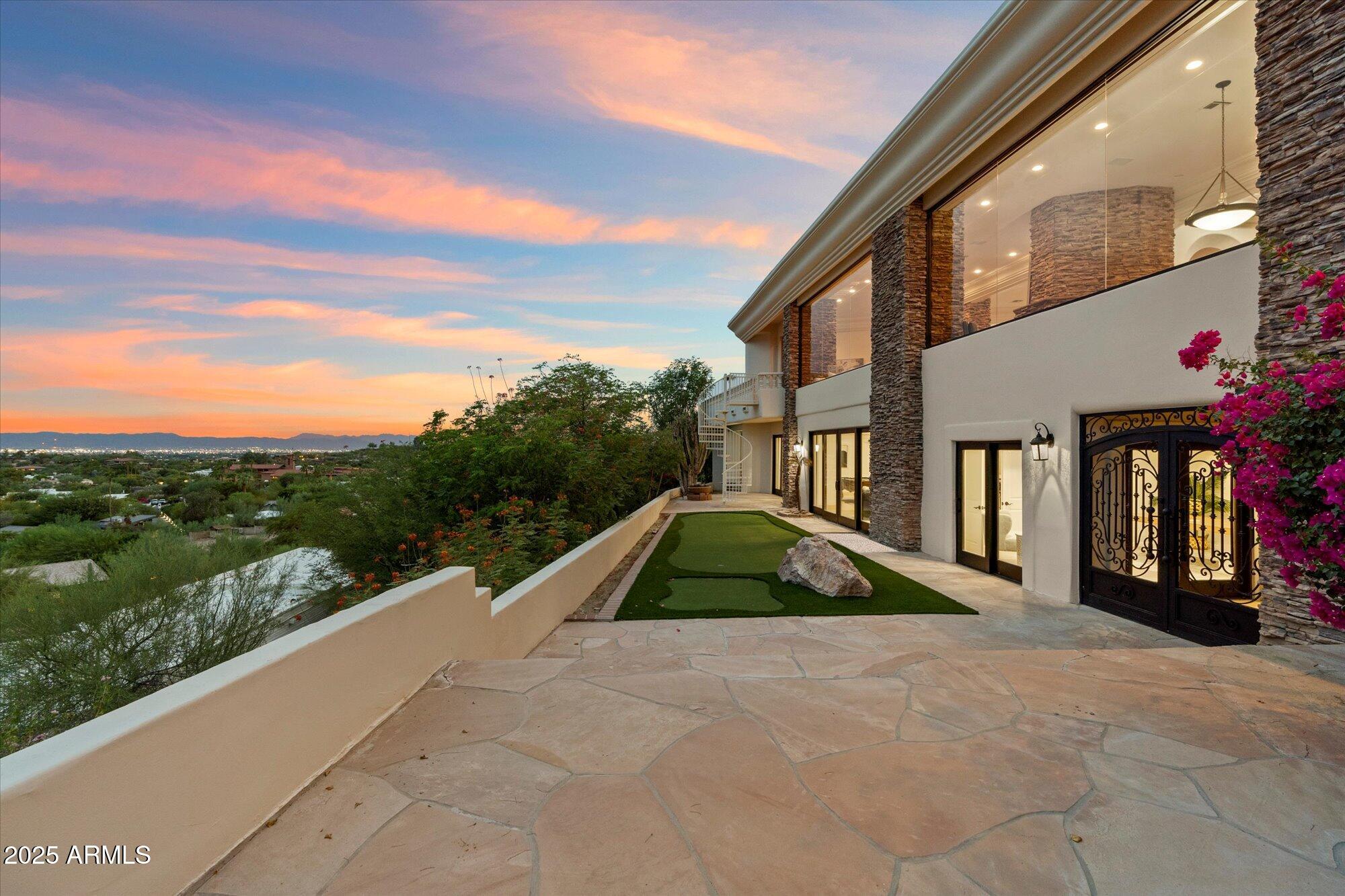 PARADISE HIGHLANDS - Residential