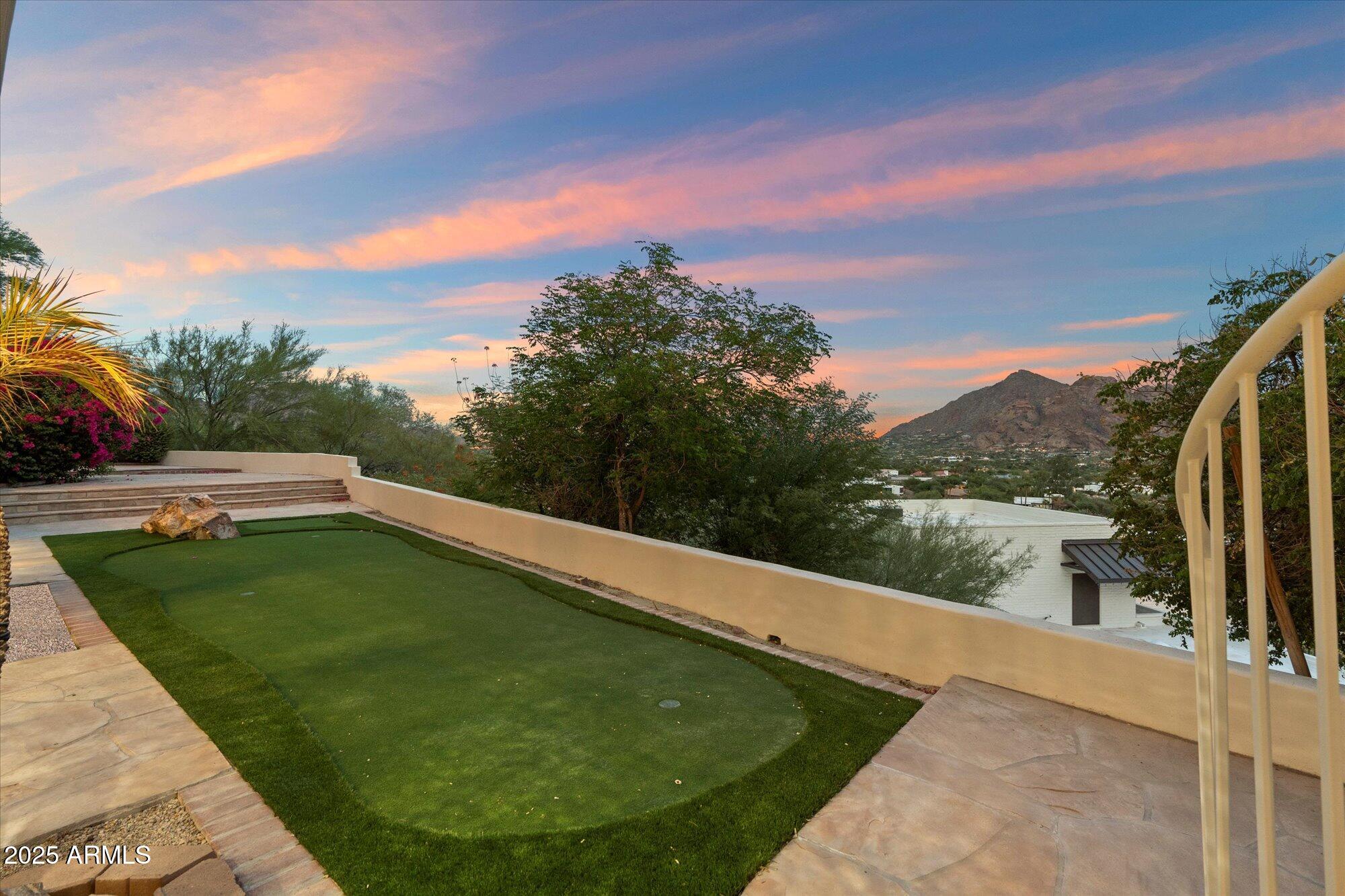 PARADISE HIGHLANDS - Residential
