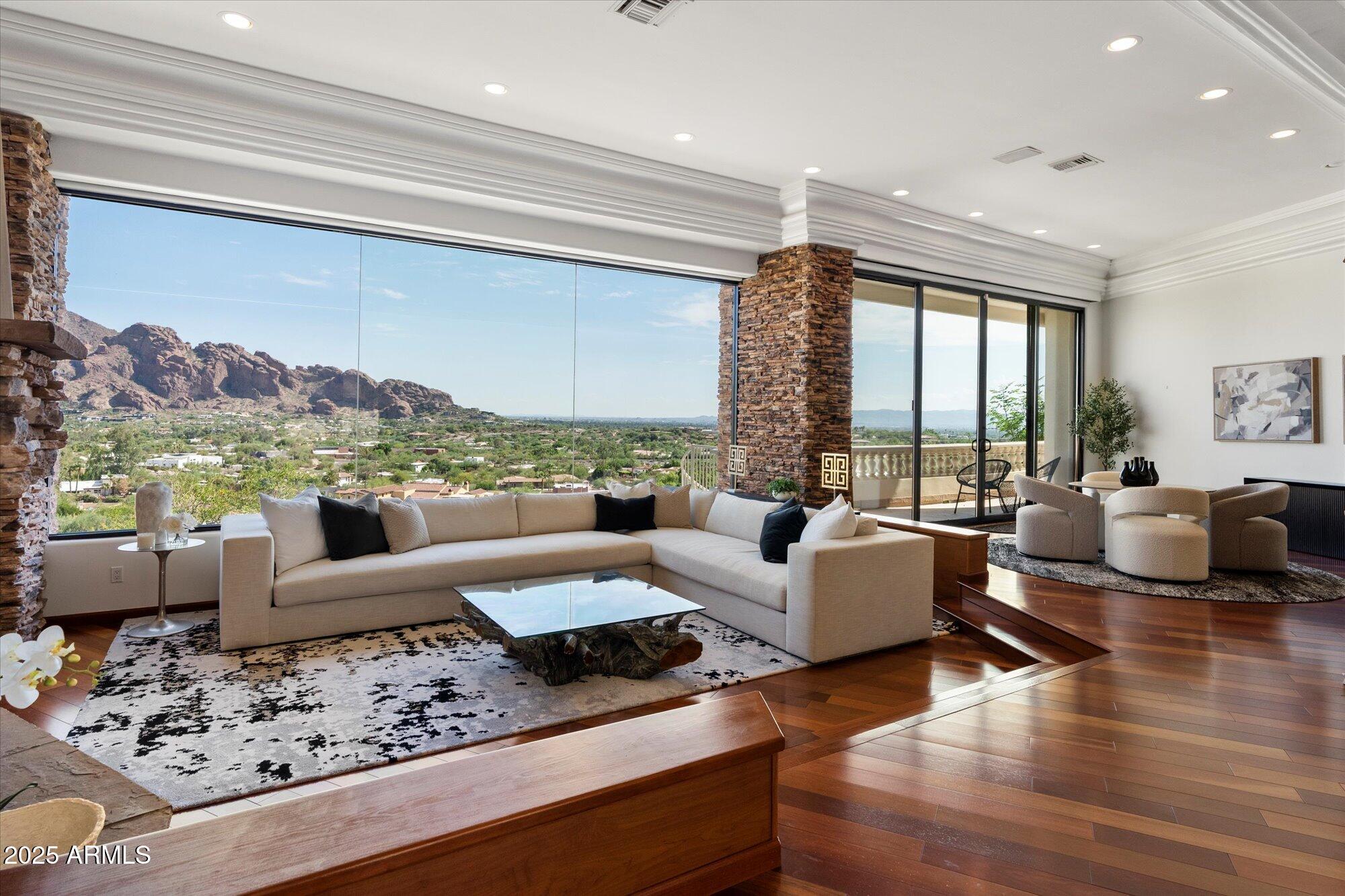 PARADISE HIGHLANDS - Residential